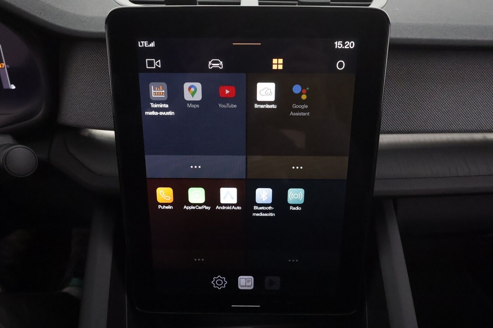 POLESTAR 2 2023 Long Range Dual Motor * Koukku / ILP / H&K / 360° / LED / ACC / Lasikatto / Sportpenkki Muistilla / Navi * - 2x Latauskaapelit / Kahdet renkaat 