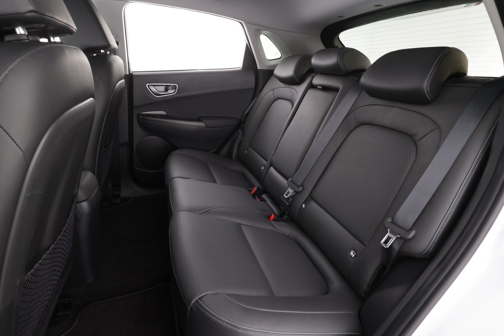 HYUNDAI KONA 2020 EV 64kWh 150 Premium * ACC / HUD / P.kamera / LED / ILP / Krell / Sähköpenkit / Ilmastoidut nahat / Navi * - Merkkihuollettu / Huippuvarusteet