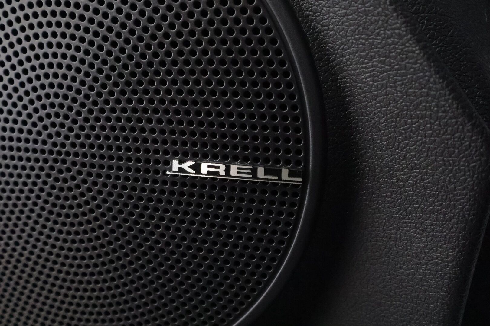 HYUNDAI KONA 2020 EV 64kWh 150 Premium * ACC / HUD / P.kamera / LED / ILP / Krell / Sähköpenkit / Ilmastoidut nahat / Navi * - Merkkihuollettu / Huippuvarusteet