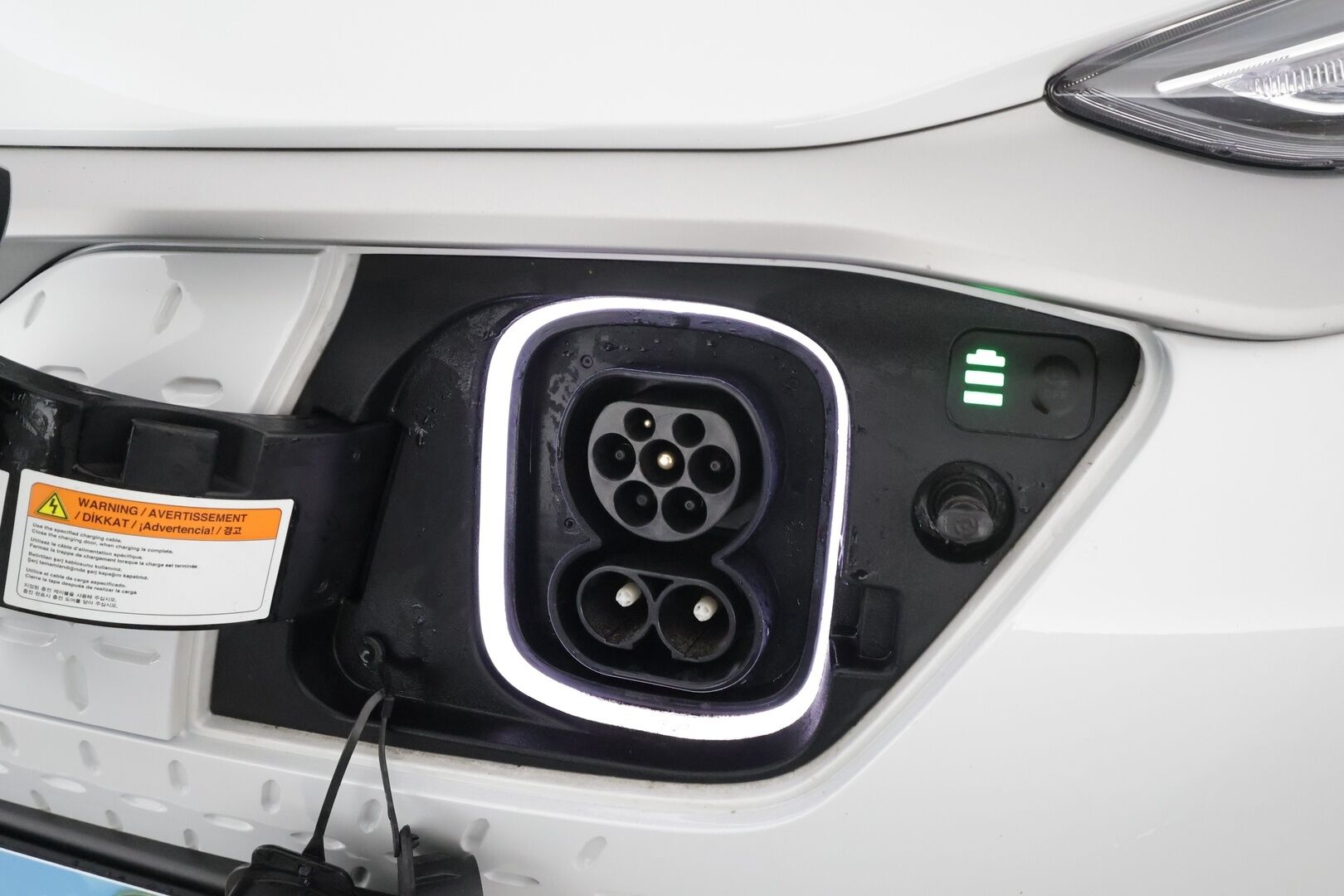 HYUNDAI KONA 2020 EV 64kWh 150 Premium * ACC / HUD / P.kamera / LED / ILP / Krell / Sähköpenkit / Ilmastoidut nahat / Navi * - Merkkihuollettu / Huippuvarusteet