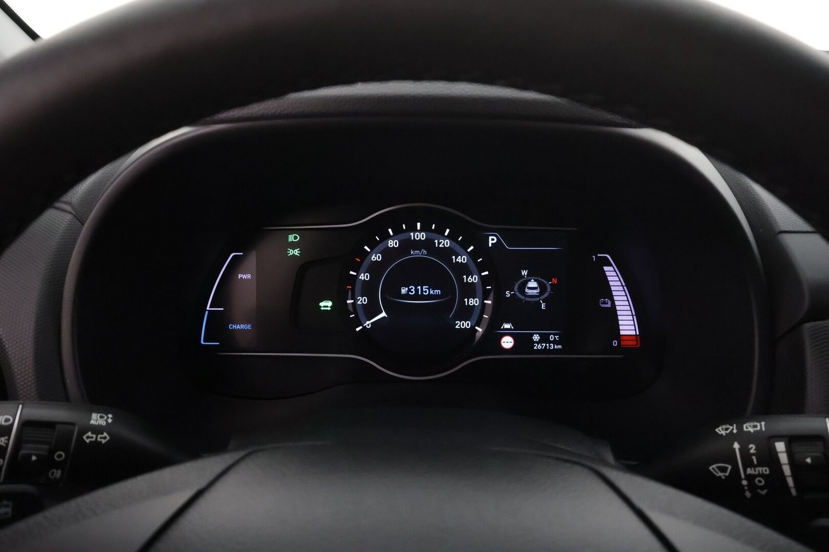 HYUNDAI KONA 2020 EV 64kWh 150 Premium * ACC / HUD / P.kamera / LED / ILP / Krell / Sähköpenkit / Ilmastoidut nahat / Navi * - Merkkihuollettu / Huippuvarusteet