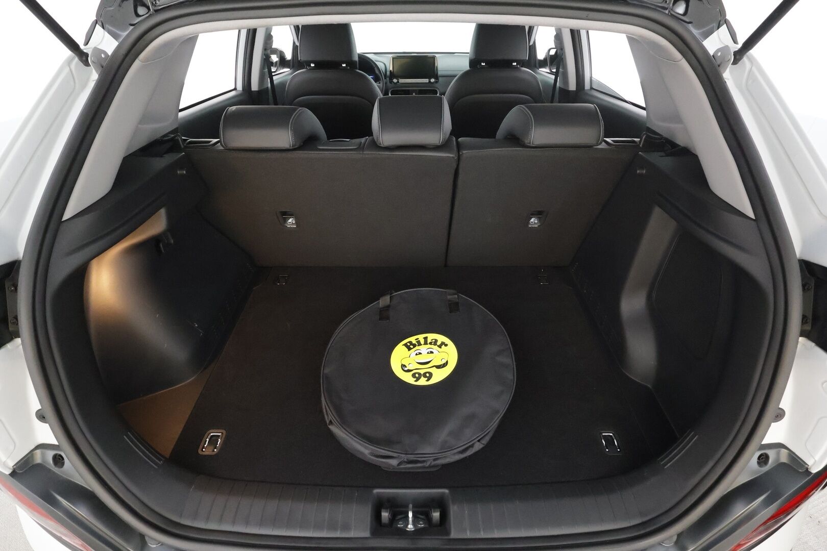 HYUNDAI KONA 2020 EV 64kWh 150 Premium * ACC / HUD / P.kamera / LED / ILP / Krell / Sähköpenkit / Ilmastoidut nahat / Navi * - Merkkihuollettu / Huippuvarusteet