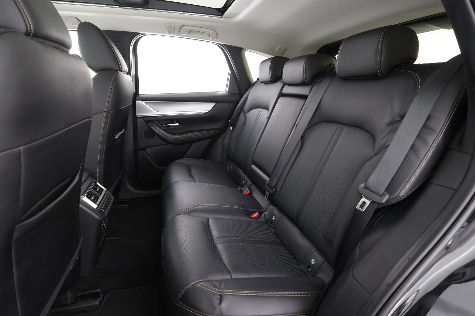 MAZDA CX-60 2023 2.5 PHEV 8AT AWD PR Homura * Bose / ACC / LED / P.Kamera / Ilmastoitu Muistipenkki / 360 / Kaistavahti * - Panorama / Kahdet renkaat aluvanteilla