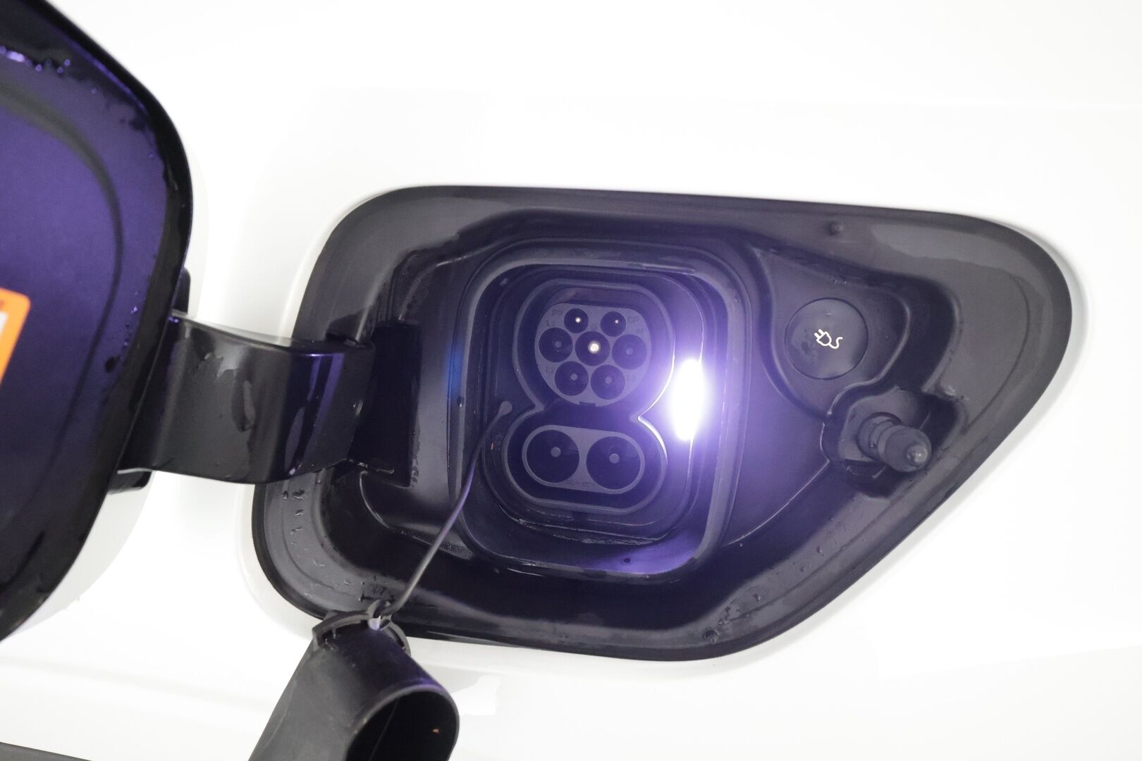 POLESTAR 2 2022 Long Range Dual Motor * Pilot&Plus / ILP / H&K / 360° / Pixel-LED / ACC / Lasikatto / Sportpenkki Muistilla / Koukku * - 2x Latauskaapelit / Kahdet renkaat 