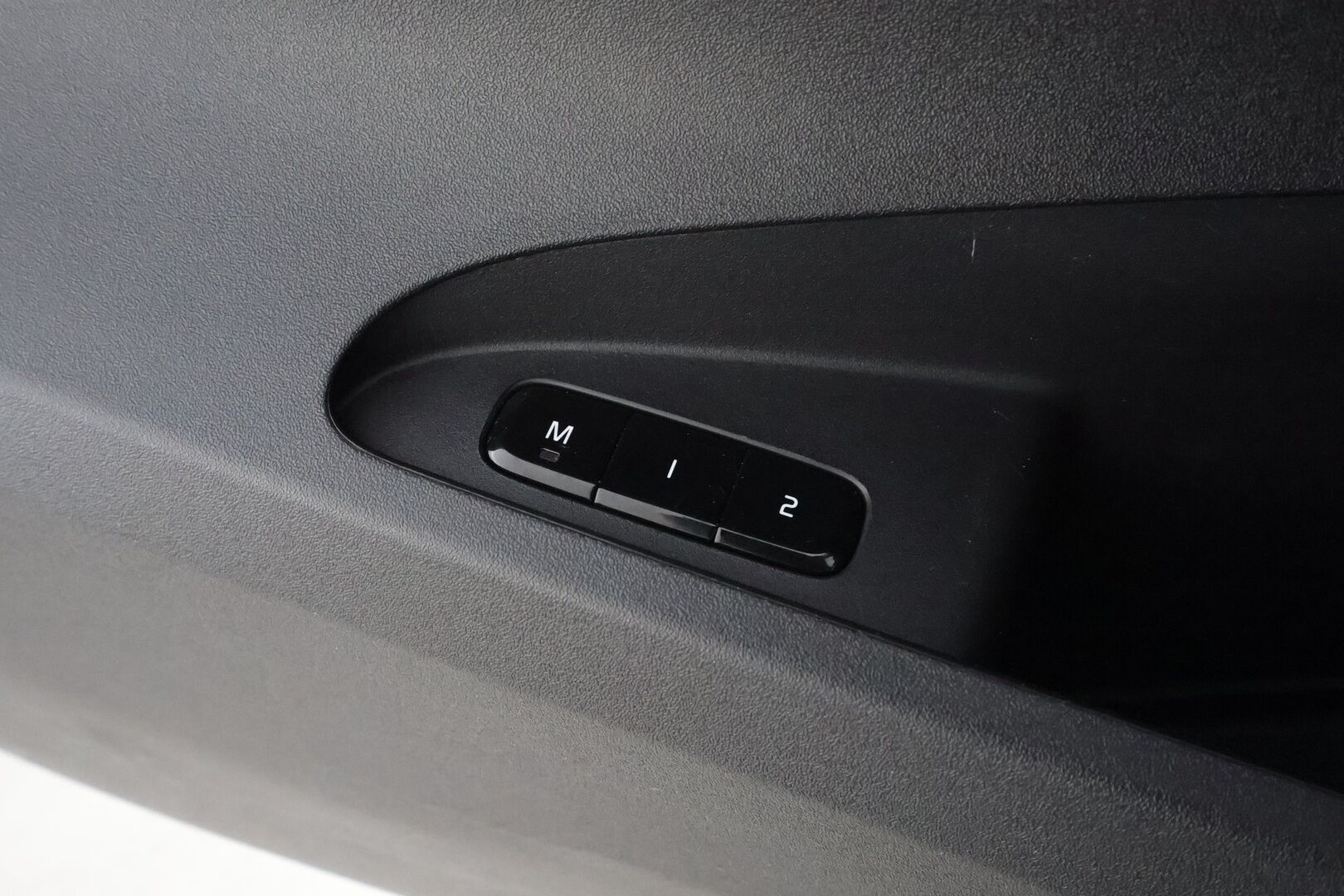 POLESTAR 2 2022 Long Range Dual Motor * Pilot&Plus / ILP / H&K / 360° / Pixel-LED / ACC / Lasikatto / Sportpenkki Muistilla / Koukku * - 2x Latauskaapelit / Kahdet renkaat 