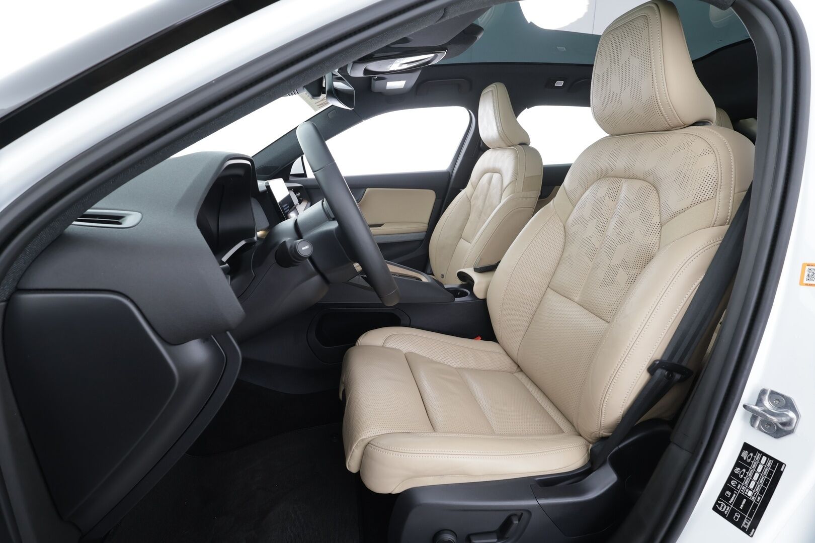 POLESTAR 2 2022 Long Range Dual Motor * Pilot&Plus / ILP / H&K / 360° / Pixel-LED / ACC / Lasikatto / Sportpenkki Muistilla / Koukku * - 2x Latauskaapelit / Kahdet renkaat 