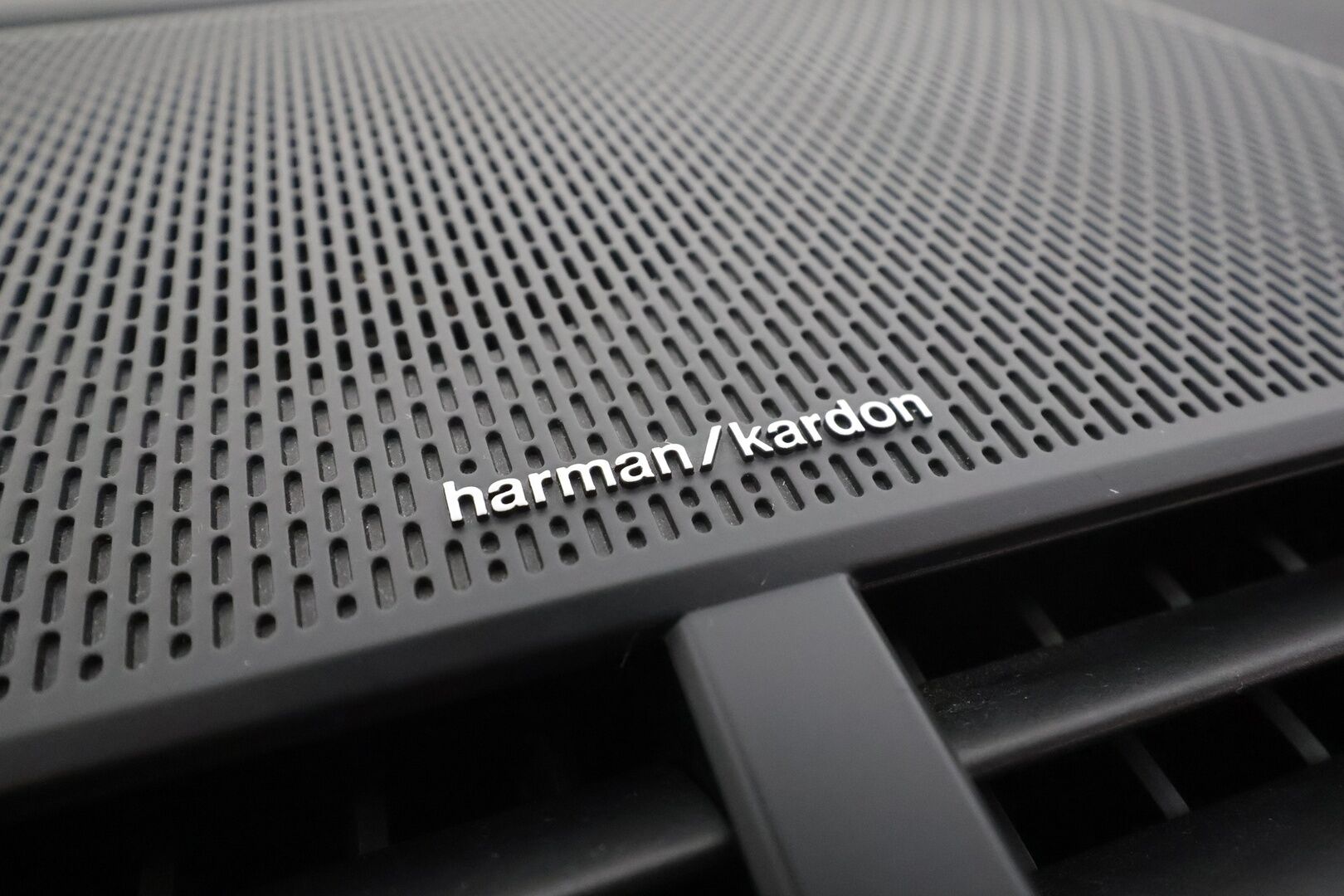 POLESTAR 2 2024 Long Range Dual Motor Performance, 350kW * Lasikatto / ILP / ACC / Pixel-LED / 360 / Sportpenkki Muistilla * - H&K / Pilot&Plus / Kahdet renkaat aluvanteilla / Merkkihuollot 