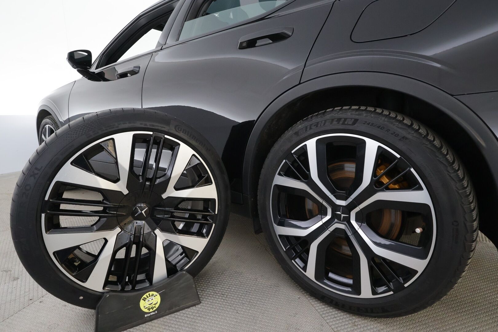 POLESTAR 2 2024 Long Range Dual Motor Performance, 350kW * Lasikatto / ILP / ACC / Pixel-LED / 360 / Sportpenkki Muistilla * - H&K / Pilot&Plus / Kahdet renkaat aluvanteilla / Merkkihuollot 