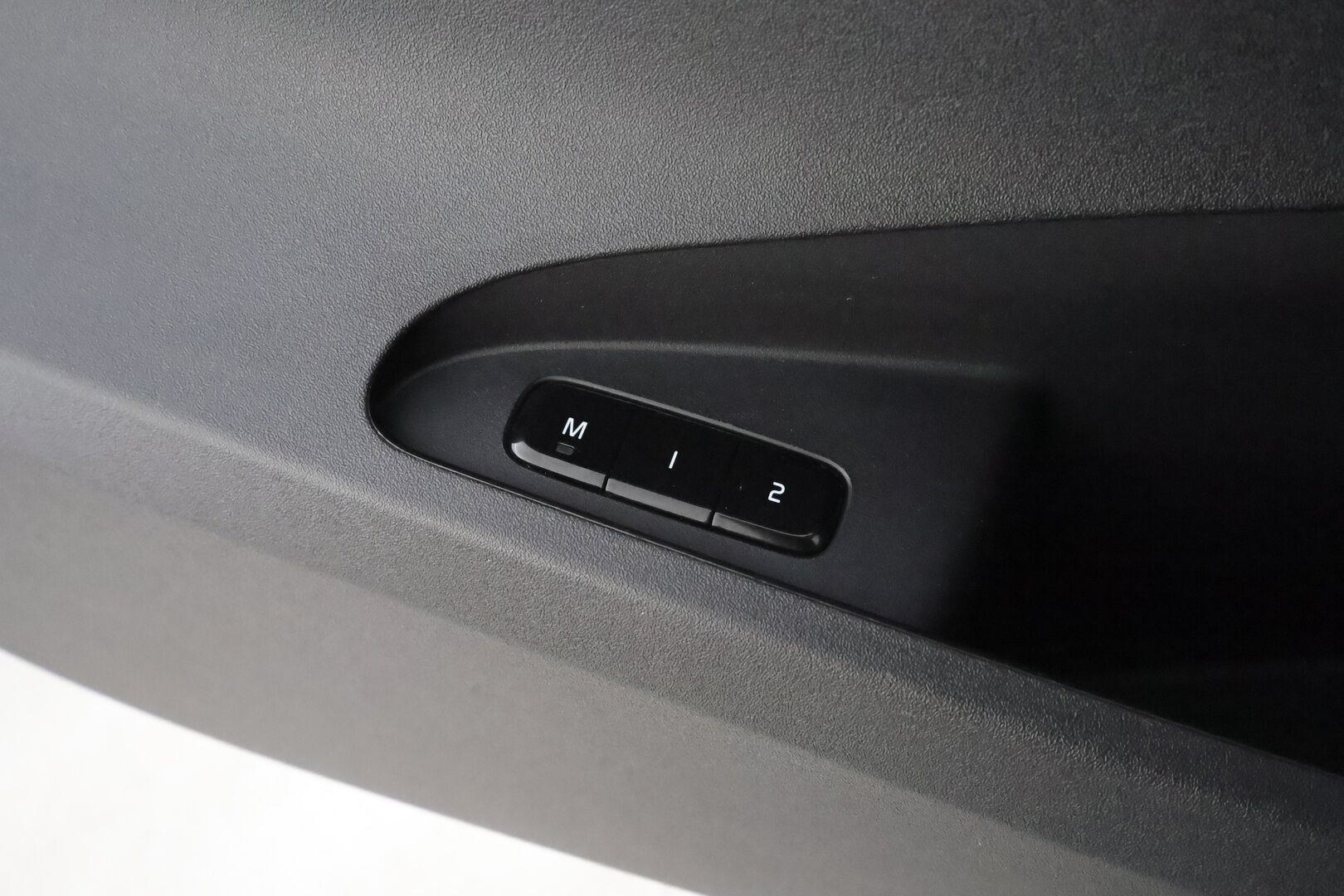 POLESTAR 2 2024 Long Range Dual Motor Performance, 350kW * Lasikatto / ILP / ACC / Pixel-LED / 360 / Sportpenkki Muistilla * - H&K / Pilot&Plus / Kahdet renkaat aluvanteilla / Merkkihuollot 