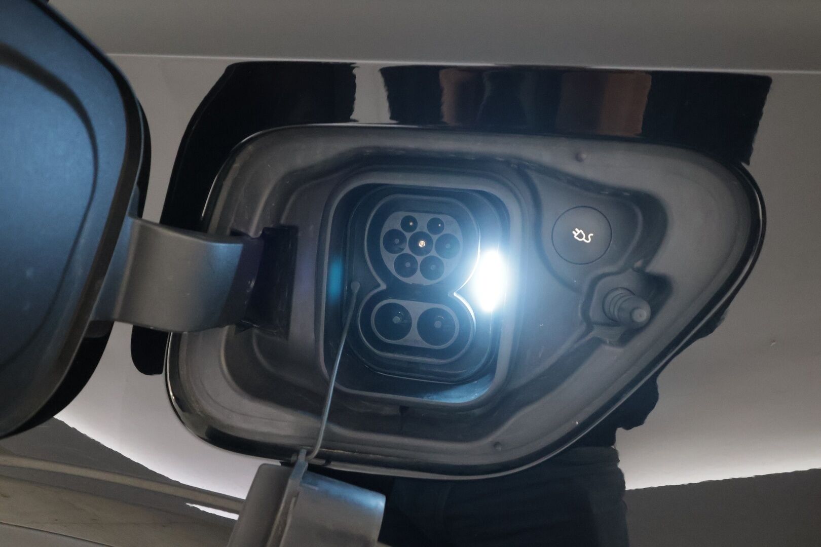 POLESTAR 2 2024 Long Range Dual Motor Performance, 350kW * Lasikatto / ILP / ACC / Pixel-LED / 360 / Sportpenkki Muistilla * - H&K / Pilot&Plus / Kahdet renkaat aluvanteilla / Merkkihuollot 