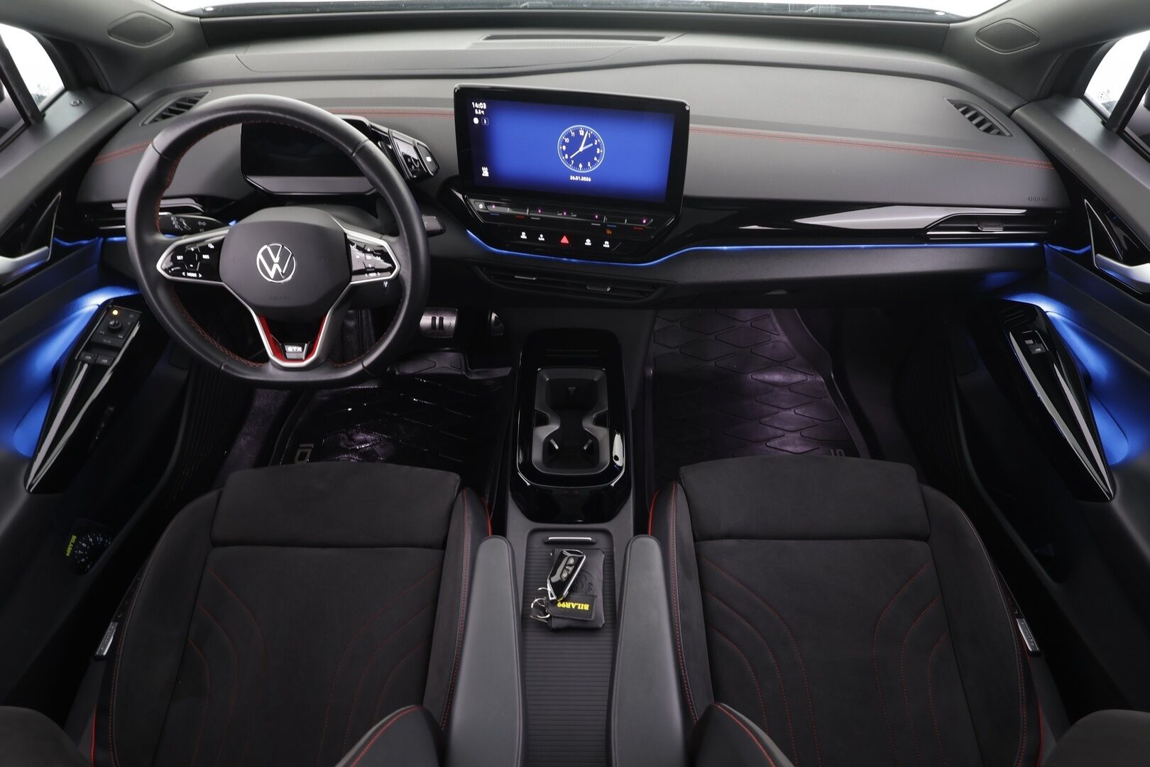 VOLKSWAGEN ID.5 2023 GTX 4MOTION Business * Koukku / ILP / Lasikatto / ACC / Matrix-LED / P.Kamera / Hierovat Sportpenkit Muistilla * - 2x Latauskaapelit / Kahdet renkaat 