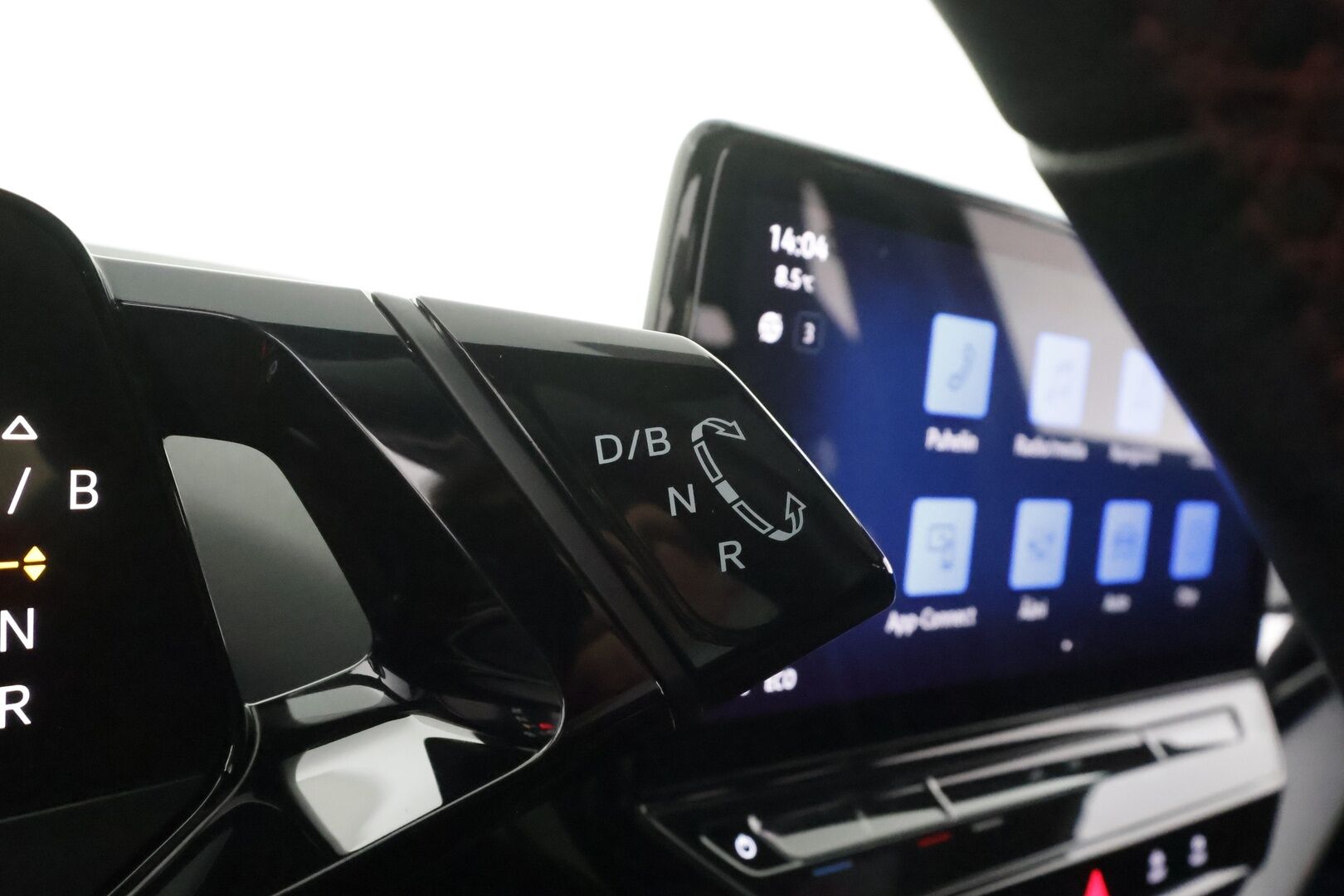 VOLKSWAGEN ID.5 2023 GTX 4MOTION Business * Koukku / ILP / Lasikatto / ACC / Matrix-LED / P.Kamera / Hierovat Sportpenkit Muistilla * - 2x Latauskaapelit / Kahdet renkaat 