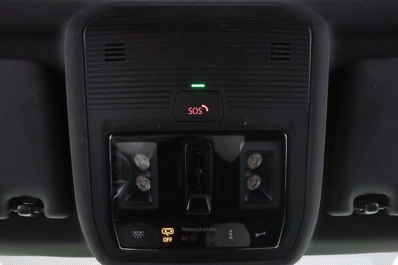 VOLKSWAGEN ID.5 2023 GTX 4MOTION Business * Koukku / ILP / Lasikatto / ACC / Matrix-LED / P.Kamera / Hierovat Sportpenkit Muistilla * - 2x Latauskaapelit / Kahdet renkaat 