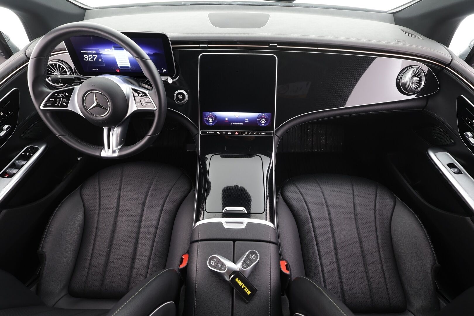 MERCEDES-BENZ EQE 2024 300 * ALV / Nahkasisusta / Distronic Pro / Lämpöpumppu / Muistipenkit / LED / KeylessGo / Sähköluukku / Comand Navi / LED - Kahdet renkaat aluvanteilla / Merkkihuollettu / Juuri tullut Tampereelle! - HULLUT AVAJAISHULINAT KORKOTARJOUS 3,29 %