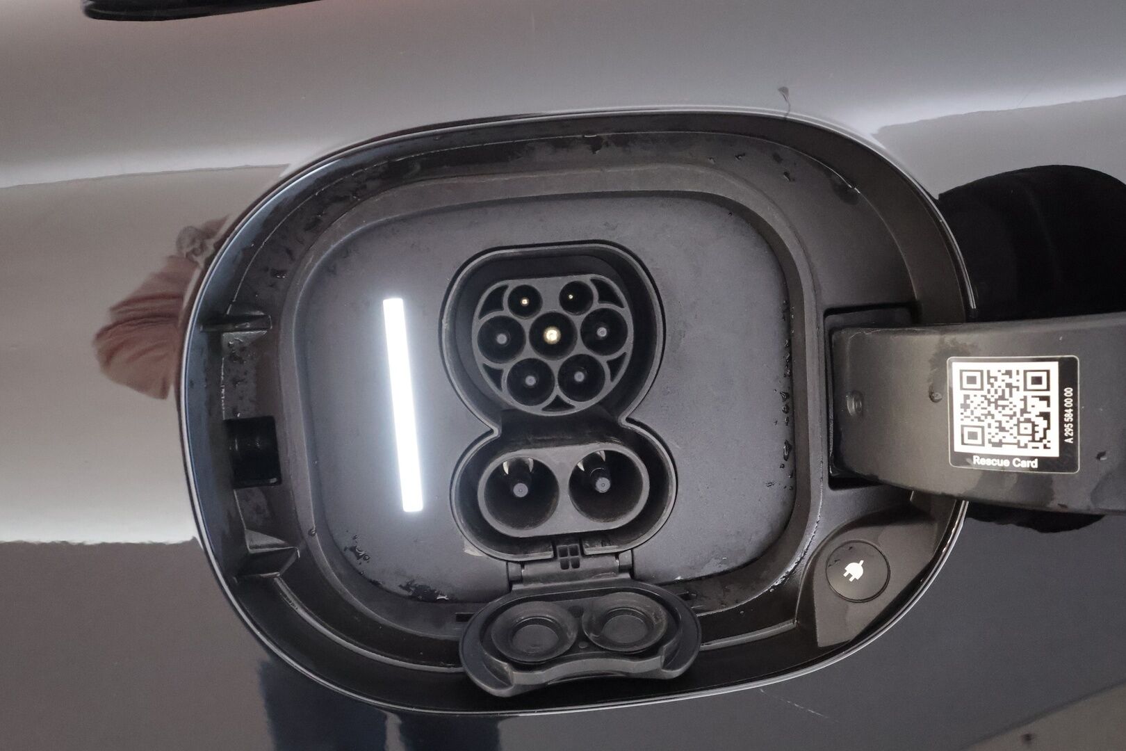 MERCEDES-BENZ EQE 2024 300 * ALV / Nahkasisusta / Distronic Pro / Lämpöpumppu / Muistipenkit / LED / KeylessGo / Sähköluukku / Comand Navi / LED - Kahdet renkaat aluvanteilla / Merkkihuollettu / Juuri tullut Tampereelle! - HULLUT AVAJAISHULINAT KORKOTARJOUS 3,29 %