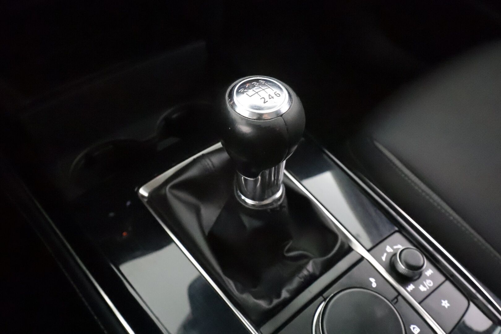 MAZDA CX-30 2019 2,0 M Hybrid Skyactiv-X Vision MT * Adapt.Vakkari / 360-Kamera / HUD / Navi / Kaistavahti / KeylessGo / Sähköluukku! - Kahdet renkaat aluvanteilla - HULLUT AVAJAISHULINAT KORKOTARJOUS 3,29 %