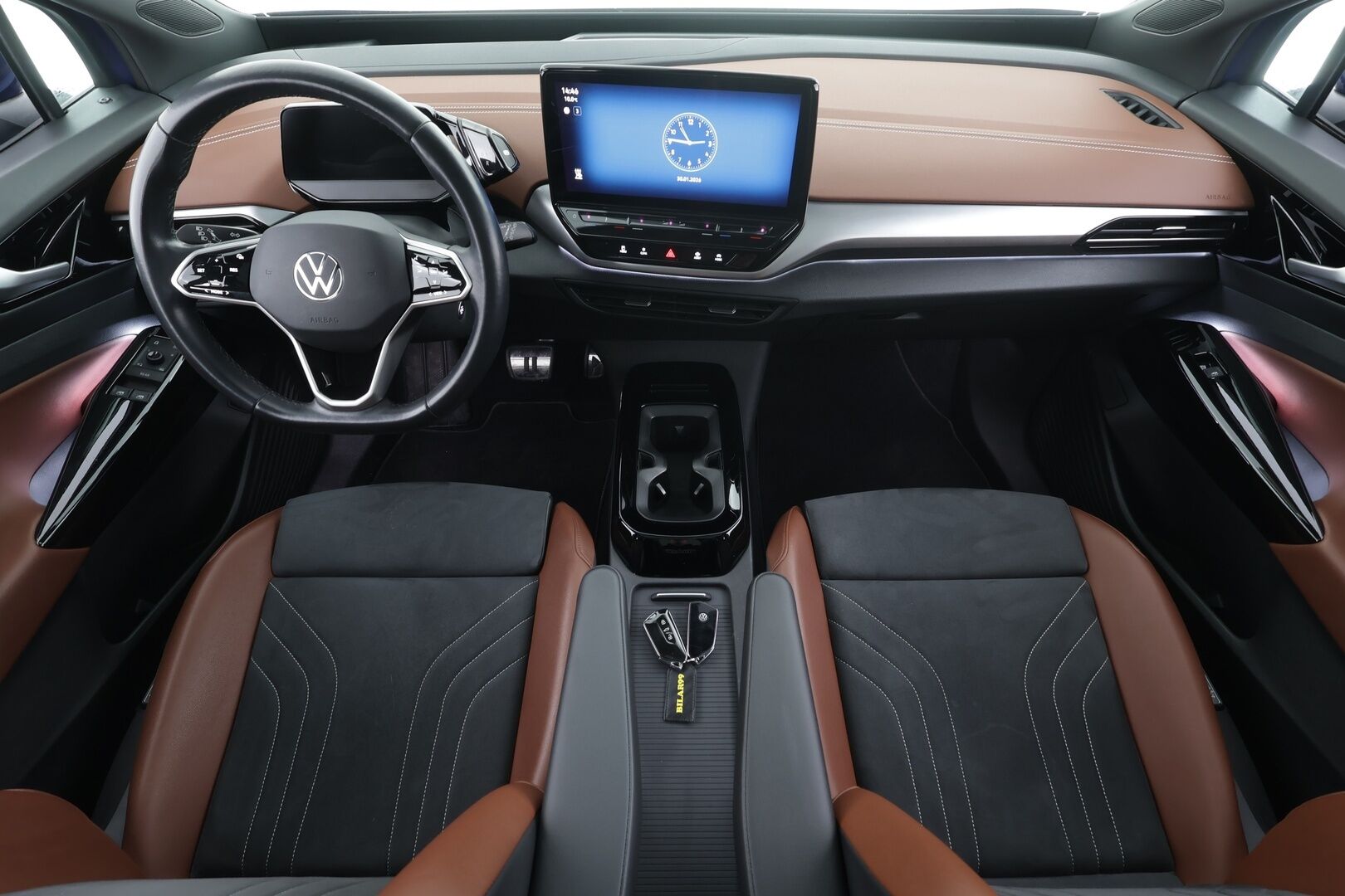 VOLKSWAGEN ID.4 2022 Pro Performance 150kW * HUD / ILP / ACC / 360° / Koukku / Hierovat Sporttipenkit / Lasikatto / Keyless * - Styling Package Plus / Merkkihuollettu / Kahdet renkaat