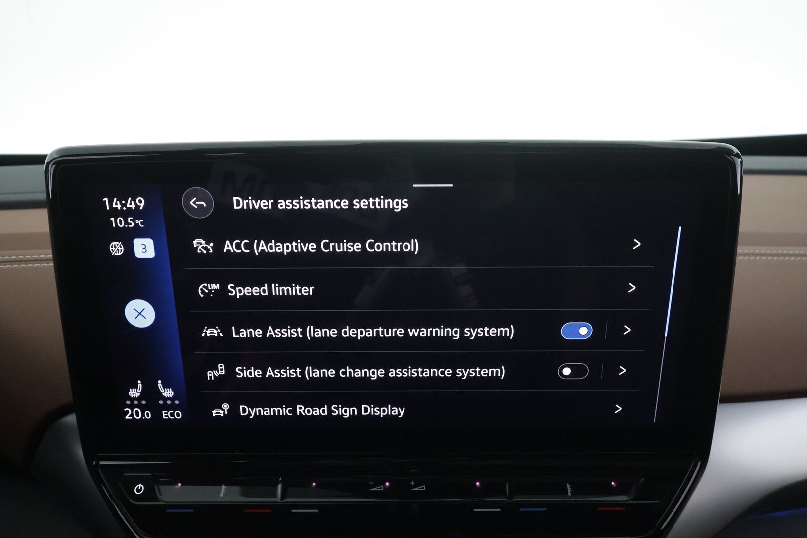 VOLKSWAGEN ID.4 2022 Pro Performance 150kW * HUD / ILP / ACC / 360° / Koukku / Hierovat Sporttipenkit / Lasikatto / Keyless * - Merkkihuollettu / Kahdet renkaat