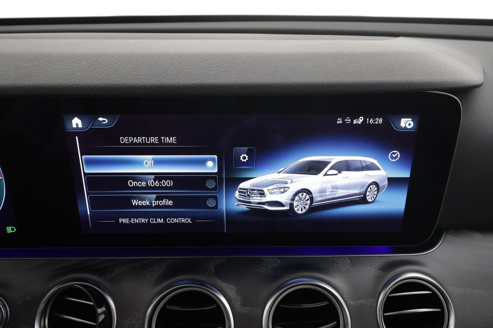 MERCEDES-BENZ E 2023 300 de 4Matic T 9G-Tronic Avantgarde * Distronic+ / 360° / Burmester / Muistipenkit / Koukku / KeylessGo / Vaaleat nahat * - Akku kuntotarkastettu / Kahdet renkaat aluvanteilla / Merkkihuollettu