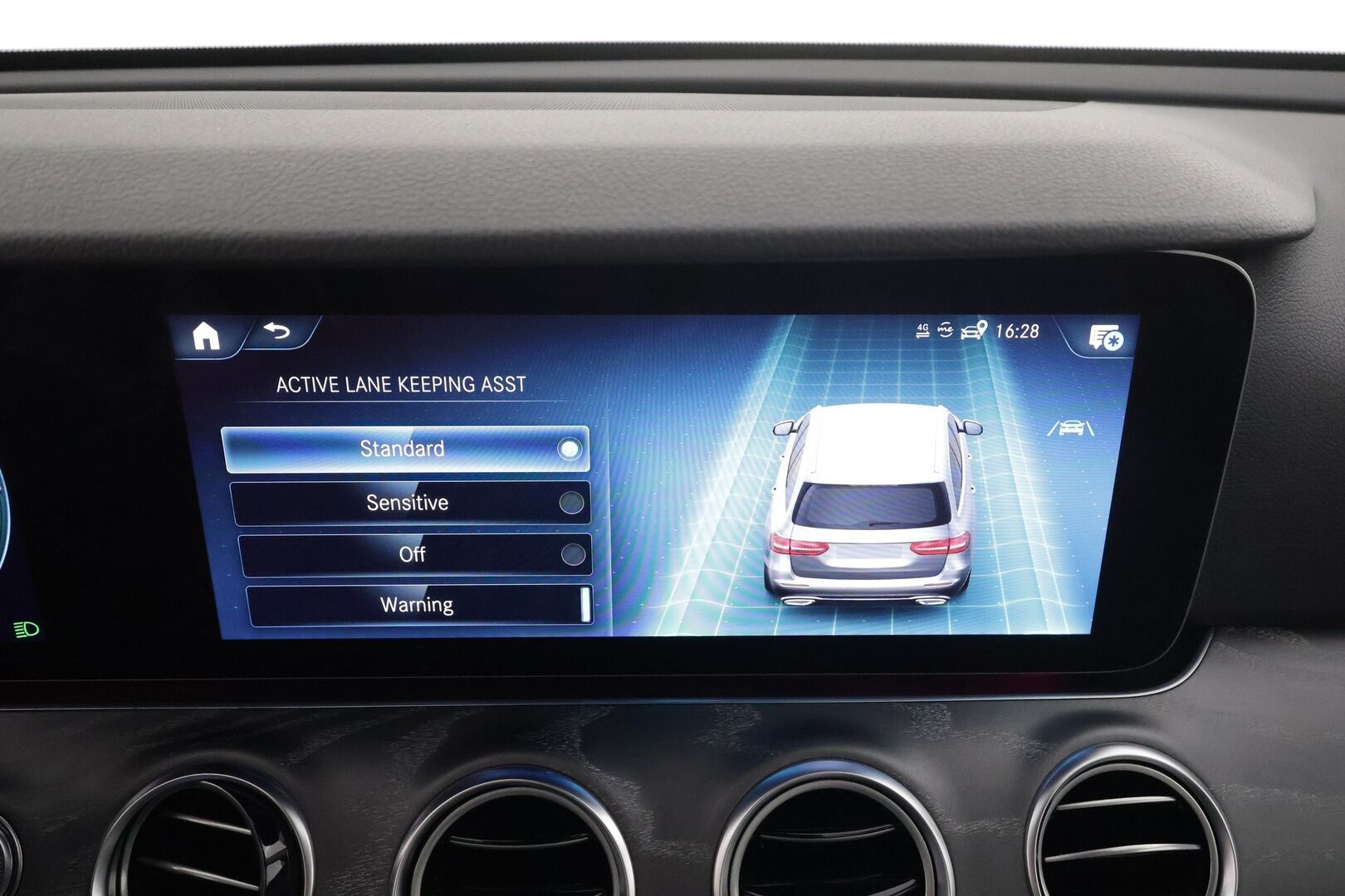 MERCEDES-BENZ E 2023 300 de 4Matic T 9G-Tronic Avantgarde * Distronic+ / 360° / Burmester / Muistipenkit / Koukku / KeylessGo / Vaaleat nahat * - Akku kuntotarkastettu / Kahdet renkaat aluvanteilla / Merkkihuollettu