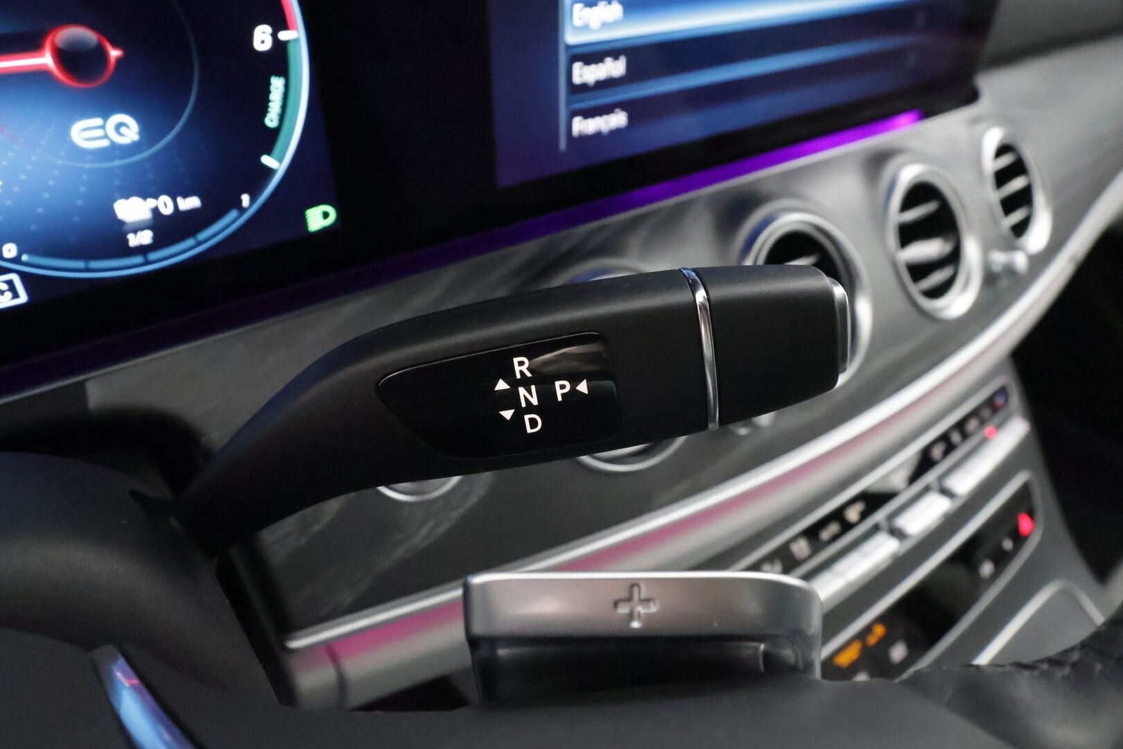 MERCEDES-BENZ E 2023 300 de 4Matic T 9G-Tronic Avantgarde * Distronic+ / 360° / Burmester / Muistipenkit / Koukku / KeylessGo / Vaaleat nahat * - Akku kuntotarkastettu / Kahdet renkaat aluvanteilla / Merkkihuollettu