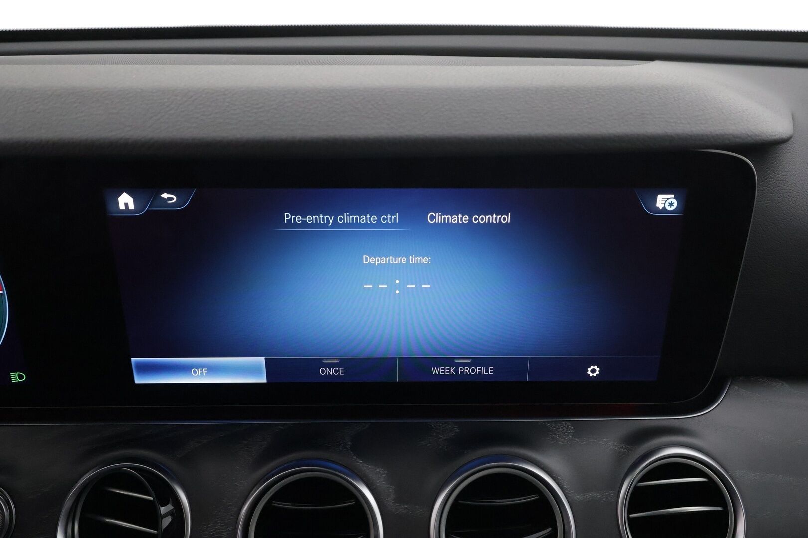 MERCEDES-BENZ E 2023 300 de 4Matic T 9G-Tronic Avantgarde * Distronic+ / 360° / Burmester / Muistipenkit / Koukku / KeylessGo / Vaaleat nahat * - Akku kuntotarkastettu / Kahdet renkaat aluvanteilla / Merkkihuollettu