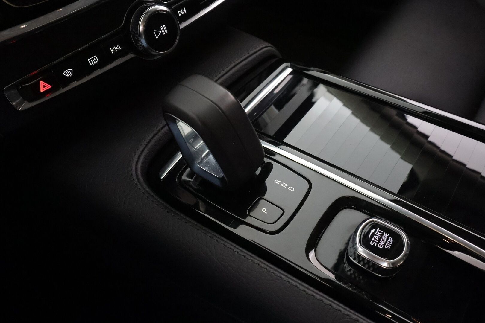 Volvo V90 2022 T6 Recharge TwE AWD Inscription Expression aut * Muistipenkit / Webasto / Adapt.Vakkari / Vetokoukku / 360-Kamera / - Akku kuntotarkastettu SoH 95% / Kahdet renkaat aluvanteilla / Merkkihuollettu / Facelift!