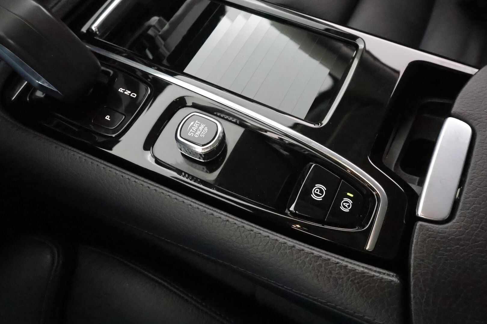 Volvo V90 2022 T6 Recharge TwE AWD Inscription Expression aut * Muistipenkit / Webasto / Adapt.Vakkari / Vetokoukku / 360-Kamera / - Akku kuntotarkastettu SoH 95% / Kahdet renkaat aluvanteilla / Merkkihuollettu / Facelift!