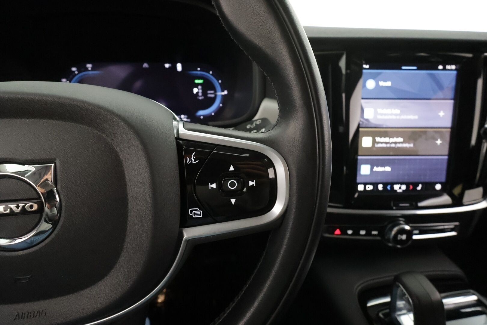 Volvo V90 2022 T6 Recharge TwE AWD Inscription Expression aut * Muistipenkit / Webasto / Adapt.Vakkari / Vetokoukku / 360-Kamera / - Akku kuntotarkastettu SoH 95% / Kahdet renkaat aluvanteilla / Merkkihuollettu / Facelift!