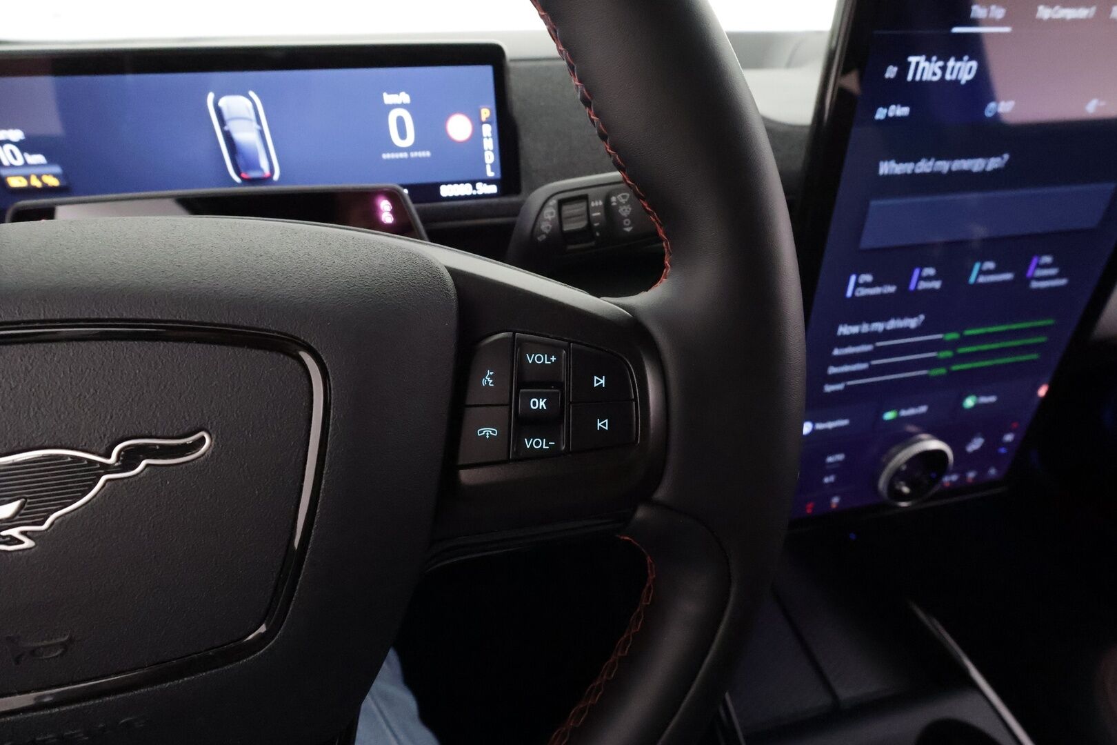 FORD MUSTANG MACH-E 2022 AWD 351 * B&O / ACC / LED / Muistipenkki / 360° / Kaistavahti / Navi / Keyless * - 2x Latauskaapelit 