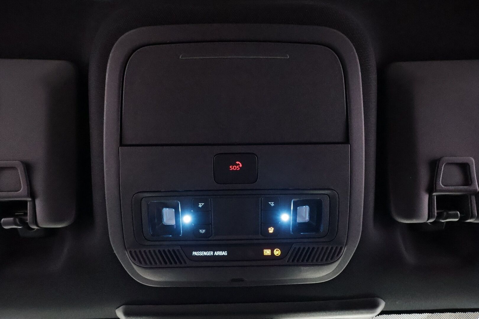 FORD MUSTANG MACH-E 2022 AWD 351 * B&O / ACC / LED / Muistipenkki / 360° / Kaistavahti / Navi / Keyless * - 2x Latauskaapelit 