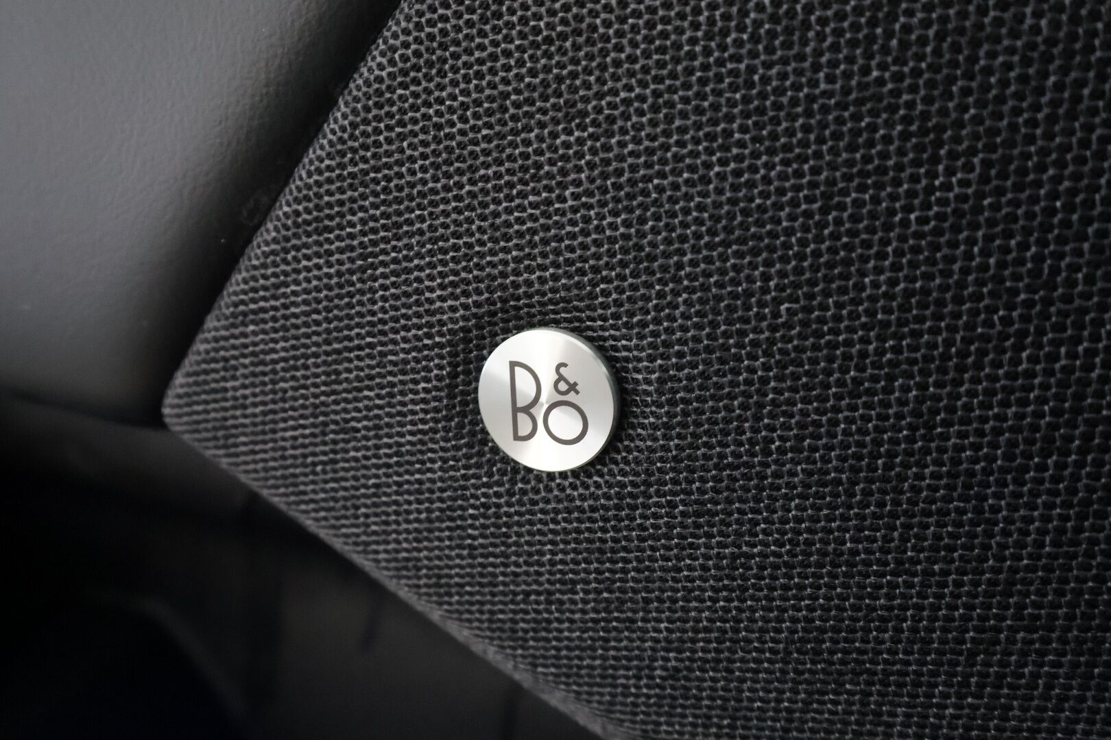 FORD MUSTANG MACH-E 2022 AWD 351 * B&O / ACC / LED / Muistipenkki / 360° / Kaistavahti / Navi / Keyless * - 2x Latauskaapelit 