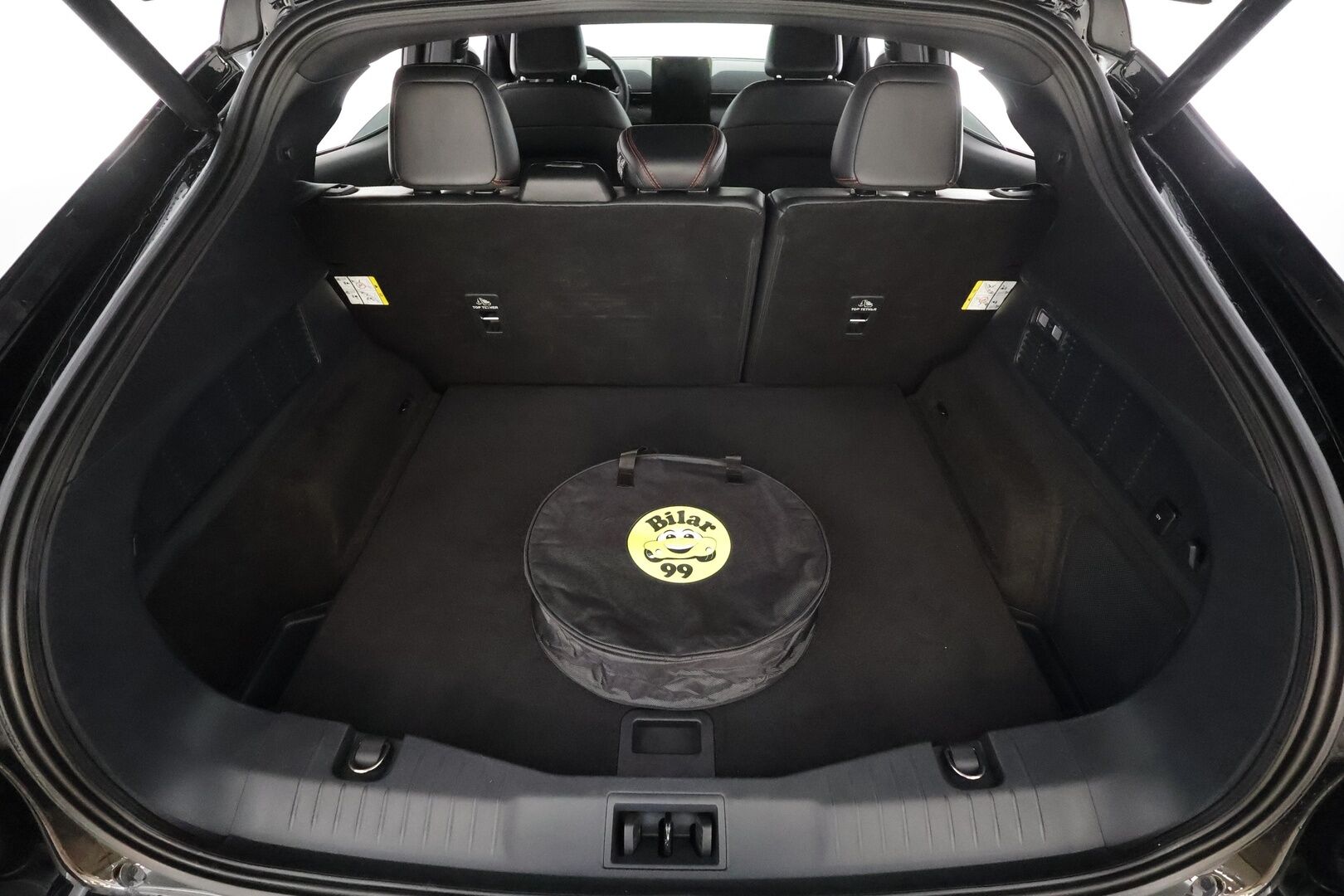 FORD MUSTANG MACH-E 2022 AWD 351 * B&O / ACC / LED / Muistipenkki / 360° / Kaistavahti / Navi / Keyless * - 2x Latauskaapelit 