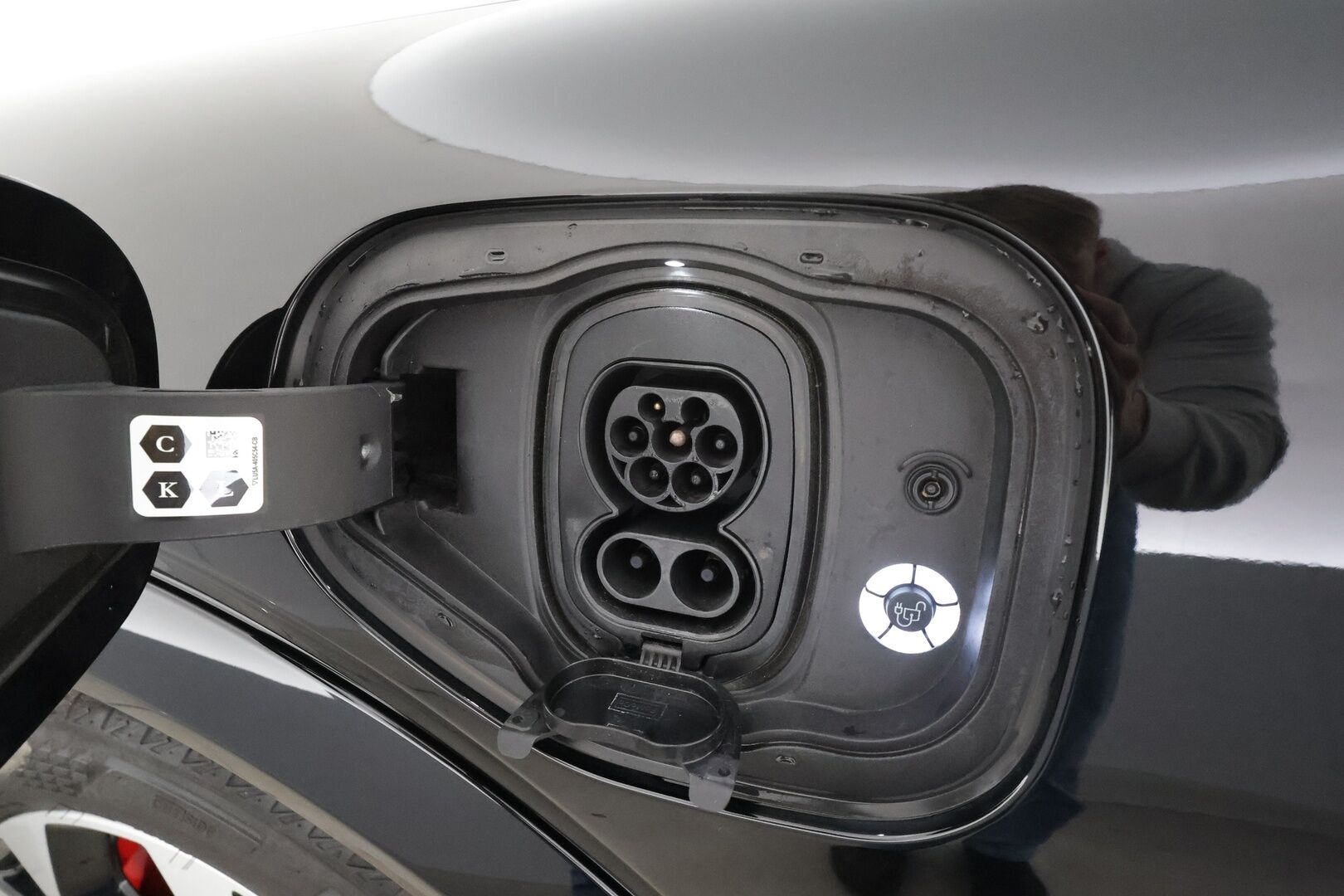 FORD MUSTANG MACH-E 2022 AWD 351 * B&O / ACC / LED / Muistipenkki / 360° / Kaistavahti / Navi / Keyless * - 2x Latauskaapelit 