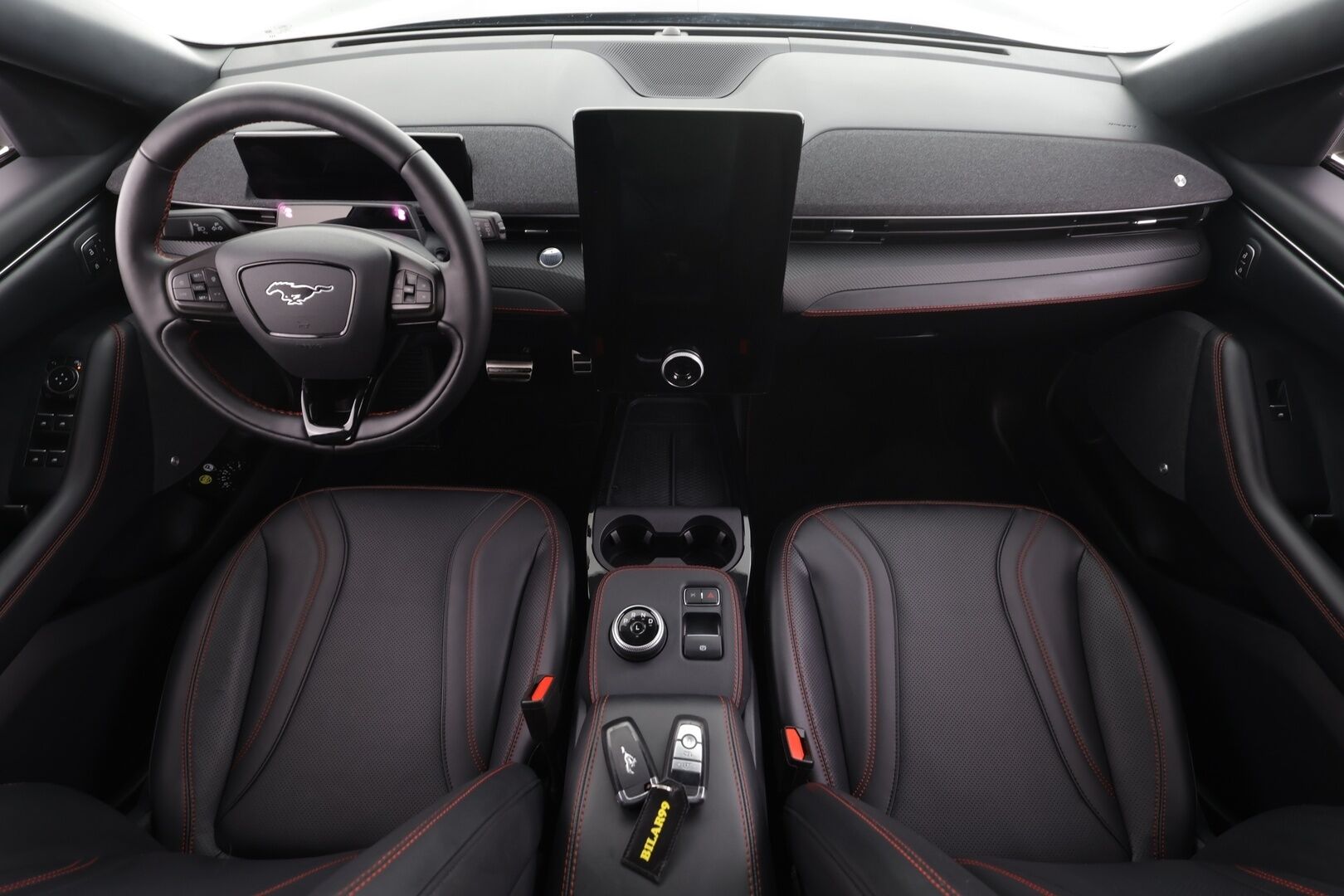 FORD MUSTANG MACH-E 2022 AWD 351 * B&O / ACC / LED / Muistipenkki / 360° / Kaistavahti / Navi / Keyless * - 2x Latauskaapelit 