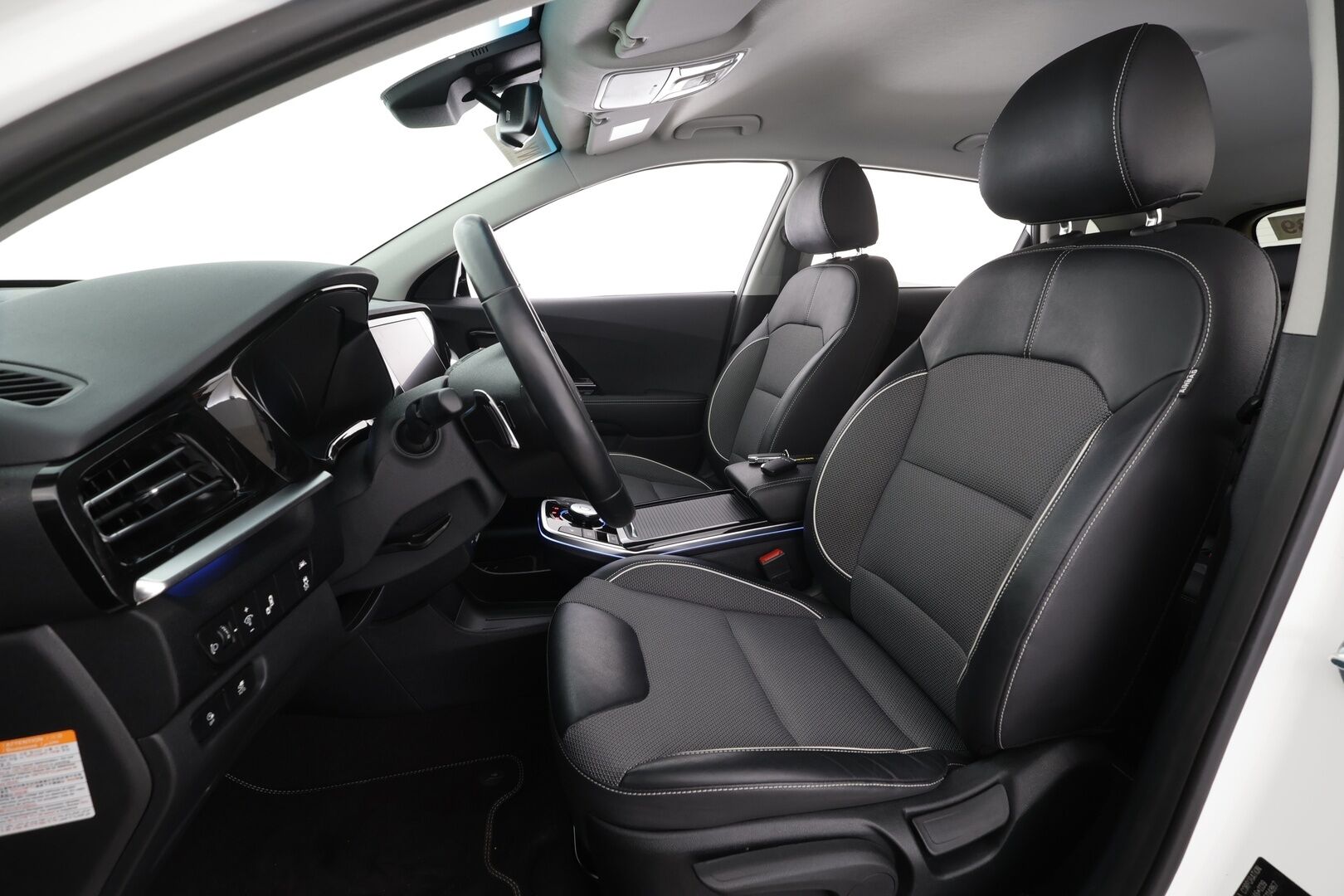 KIA NIRO 2022 64 kWh Spirit * ILP / P.kamera / SCC / LED / JBL / Apple & Android / Keyless*