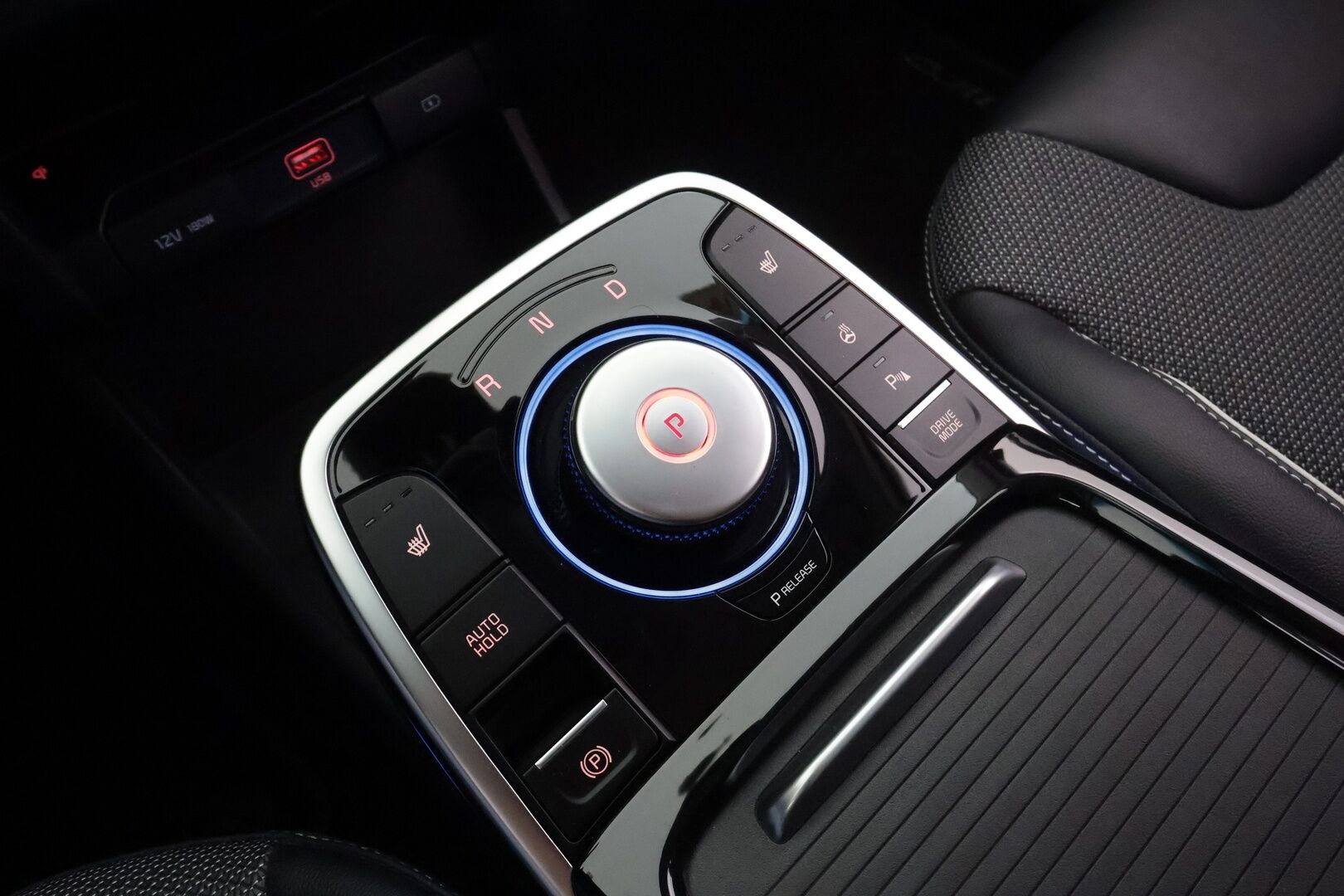 KIA NIRO 2022 64 kWh Spirit * ILP / P.kamera / SCC / LED / JBL / Apple & Android / Keyless*