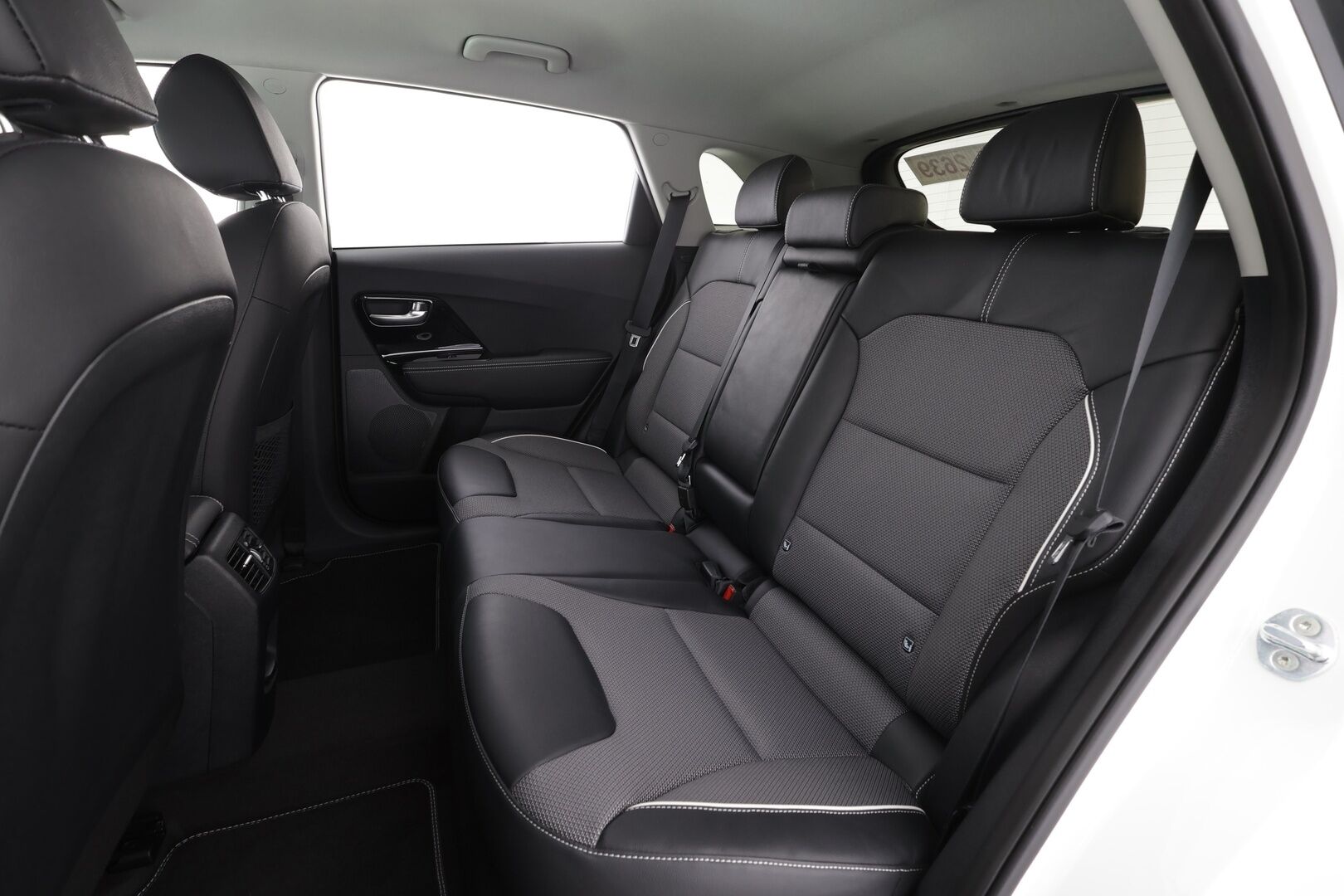 KIA NIRO 2022 64 kWh Spirit * ILP / P.kamera / SCC / LED / JBL / Apple & Android / Keyless*