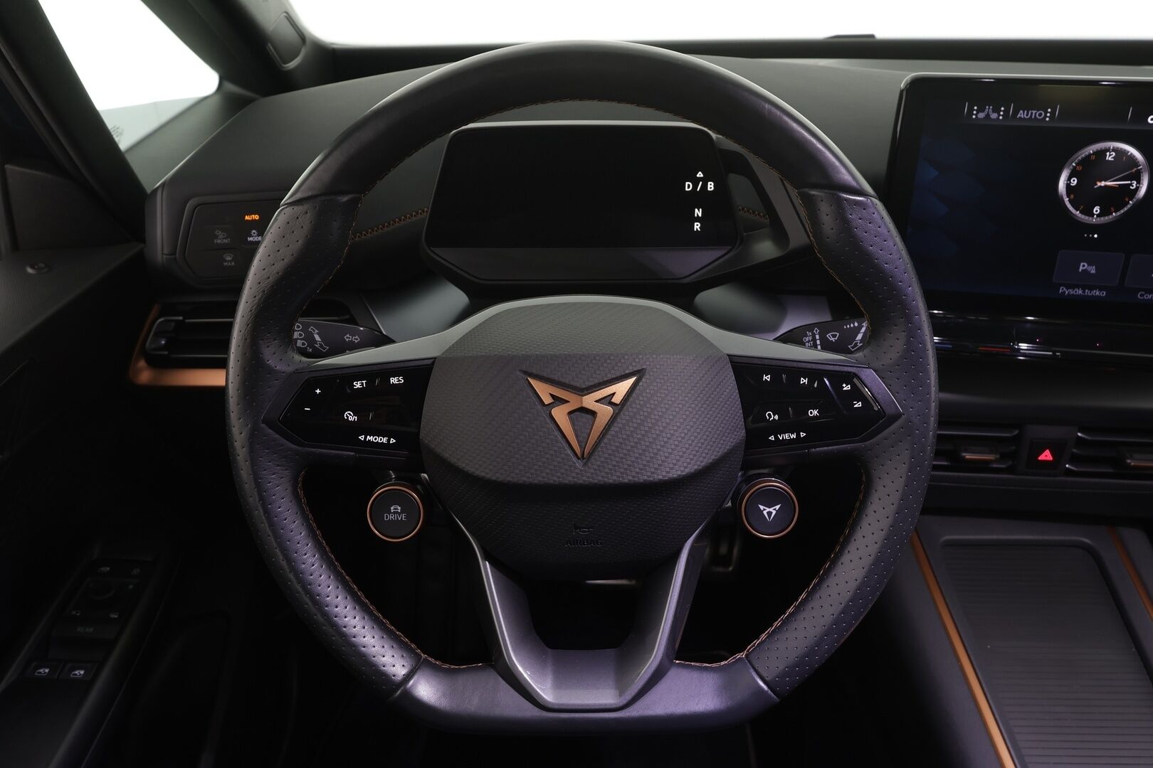 CUPRA BORN 2023 e-Boost 170 kW * ILP / ACC / LED / P.Kamera / Kaistavahti / Navi / Keyless * - Kattavat ajoavustimet / 2x Latauskaapelit / Kahdet renkaat