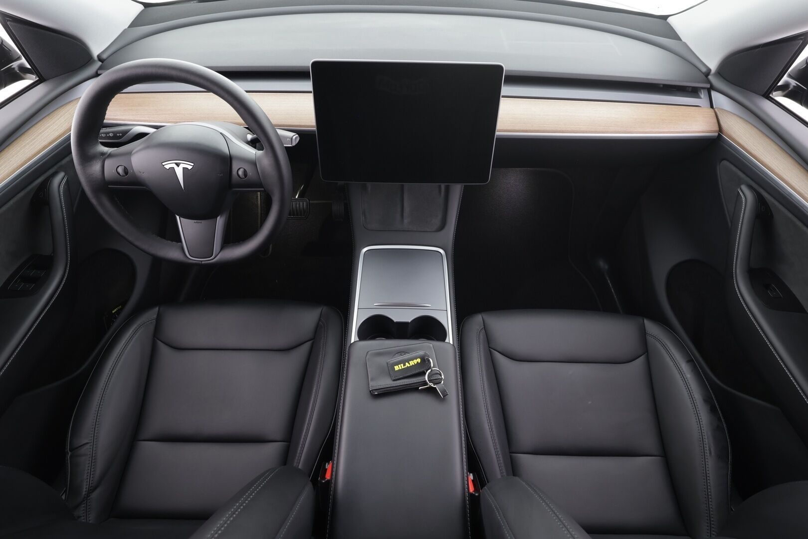 TESLA MODEL Y 2023 Long Range AWD * ILP / Lasikatto / ACC / Matrix-LED / P.kamera / Muistipenkki / Premium Audio * - 2x Latauskaapelit - HULLUT AVAJAISHULINAT KORKOTARJOUS 3,29 %