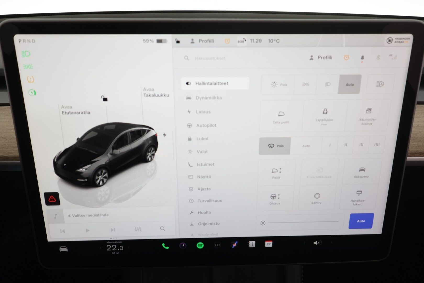 TESLA MODEL Y 2023 Long Range AWD * ILP / Lasikatto / ACC / Matrix-LED / P.kamera / Muistipenkki / Premium Audio * - 2x Latauskaapelit - HULLUT AVAJAISHULINAT KORKOTARJOUS 3,29 %