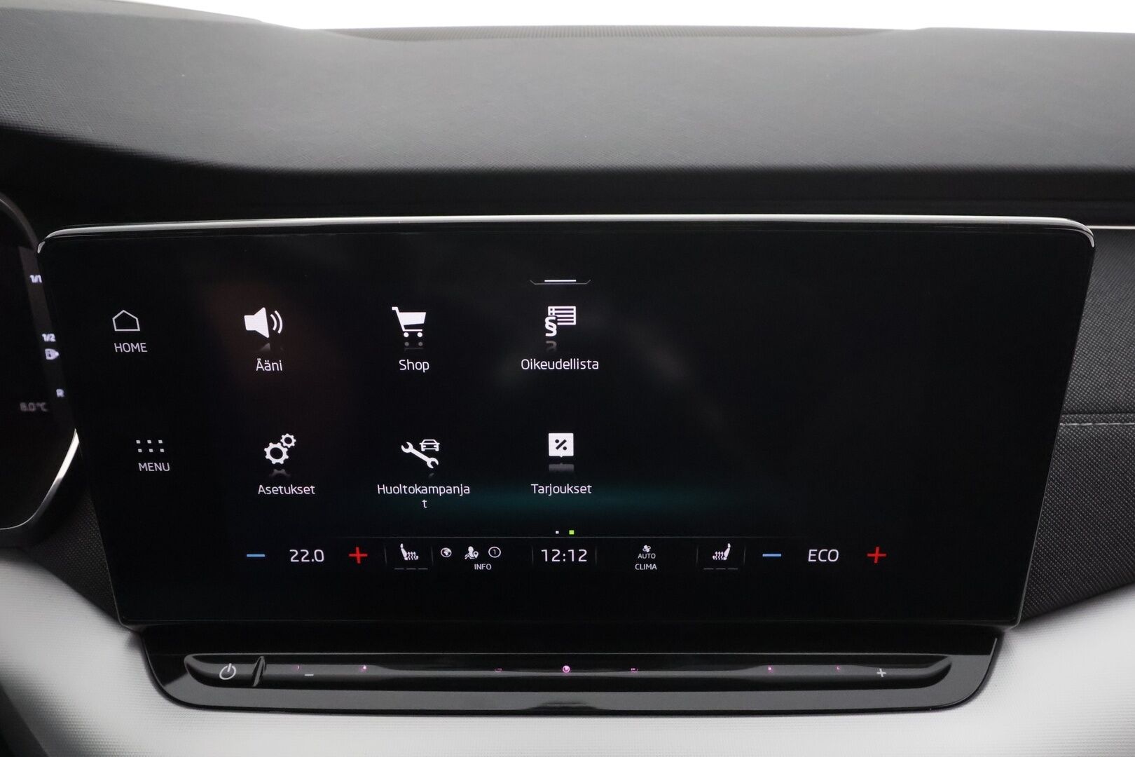 SKODA OCTAVIA 2023 Combi 1.4 TSI PHEV Style iV DSG Autom. * Webasto / Adapt.Vakkari / HUD / Crystal LED / Muistipenkit / Peruutuskamera / Apple&Android - Akku kuntotarkastettu / Merkkihuollettu / Koti & Kauppalaturi / Kahdet renkaat