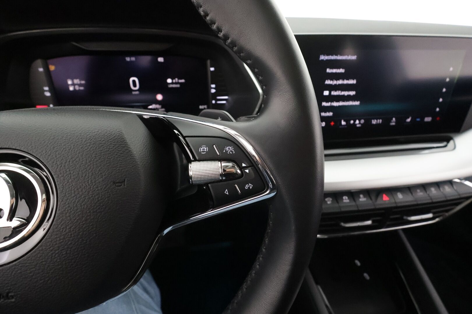 SKODA OCTAVIA 2023 Combi 1.4 TSI PHEV Style iV DSG Autom. * Webasto / Adapt.Vakkari / HUD / Crystal LED / Muistipenkit / Peruutuskamera / Apple&Android - Akku kuntotarkastettu / Merkkihuollettu / Koti & Kauppalaturi / Kahdet renkaat