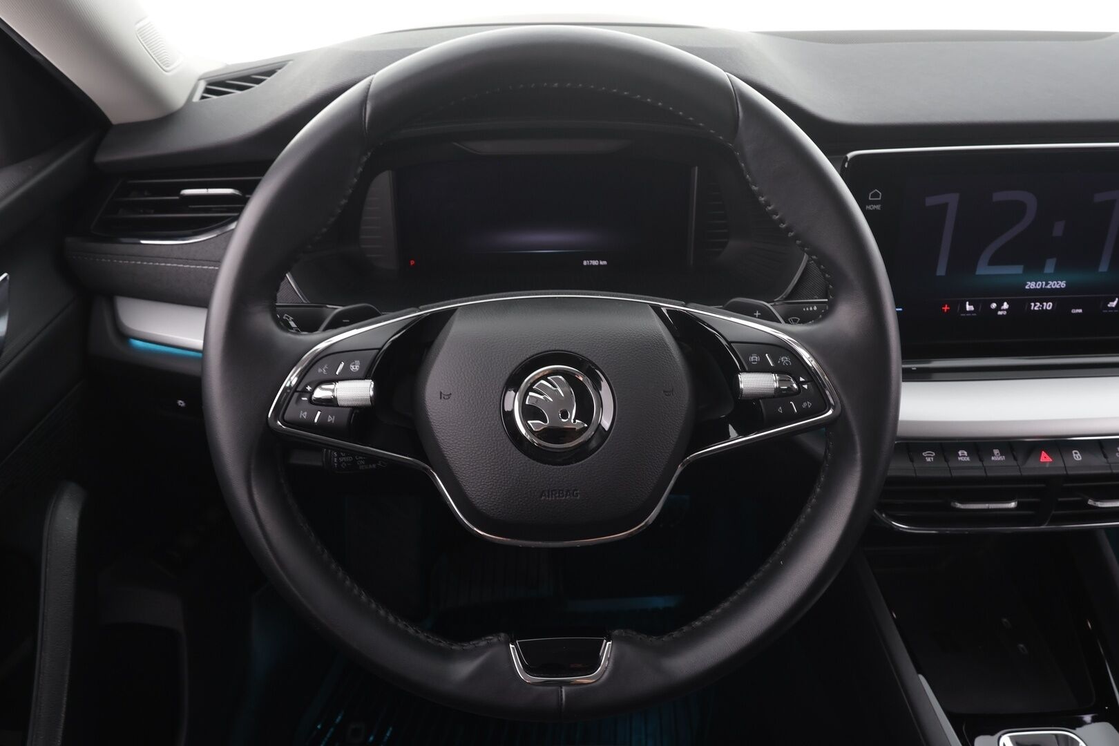 SKODA OCTAVIA 2023 Combi 1.4 TSI PHEV Style iV DSG Autom. * Webasto / Adapt.Vakkari / HUD / Crystal LED / Muistipenkit / Peruutuskamera / Apple&Android - Akku kuntotarkastettu / Merkkihuollettu / Koti & Kauppalaturi / Kahdet renkaat