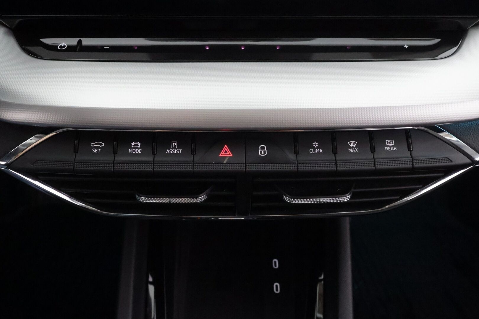 SKODA OCTAVIA 2023 Combi 1.4 TSI PHEV Style iV DSG Autom. * Webasto / Adapt.Vakkari / HUD / Crystal LED / Muistipenkit / Peruutuskamera / Apple&Android - Akku kuntotarkastettu / Merkkihuollettu / Koti & Kauppalaturi / Kahdet renkaat