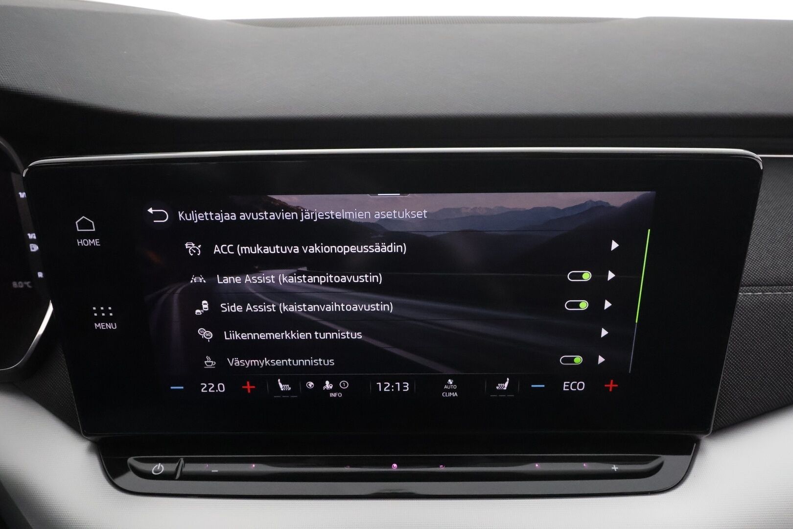 SKODA OCTAVIA 2023 Combi 1.4 TSI PHEV Style iV DSG Autom. * Webasto / Adapt.Vakkari / HUD / Crystal LED / Muistipenkit / Peruutuskamera / Apple&Android - Akku kuntotarkastettu / Merkkihuollettu / Koti & Kauppalaturi / Kahdet renkaat