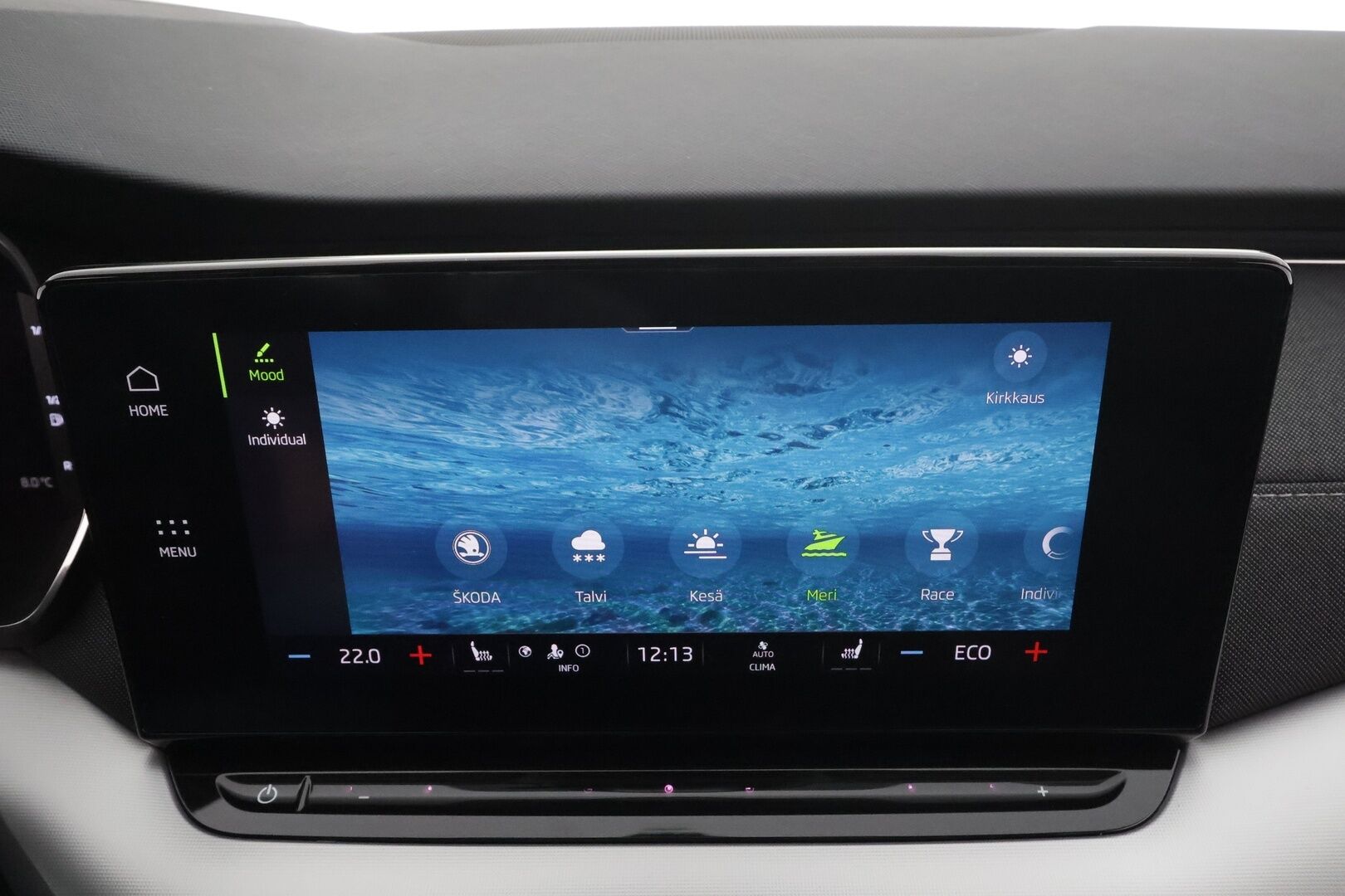 SKODA OCTAVIA 2023 Combi 1.4 TSI PHEV Style iV DSG Autom. * Webasto / Adapt.Vakkari / HUD / Crystal LED / Muistipenkit / Peruutuskamera / Apple&Android - Akku kuntotarkastettu / Merkkihuollettu / Koti & Kauppalaturi / Kahdet renkaat