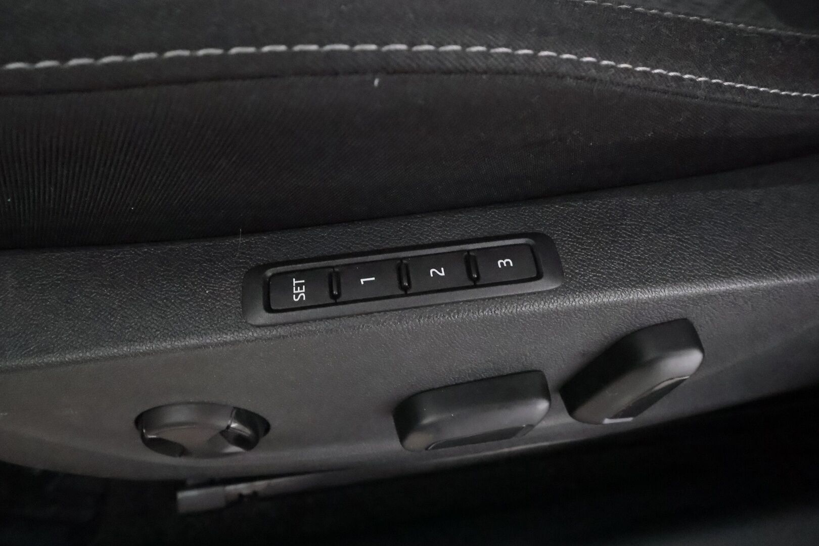 SKODA OCTAVIA 2023 Combi 1.4 TSI PHEV Style iV DSG Autom. * Webasto / Adapt.Vakkari / HUD / Crystal LED / Muistipenkit / Peruutuskamera / Apple&Android - Akku kuntotarkastettu / Merkkihuollettu / Koti & Kauppalaturi / Kahdet renkaat