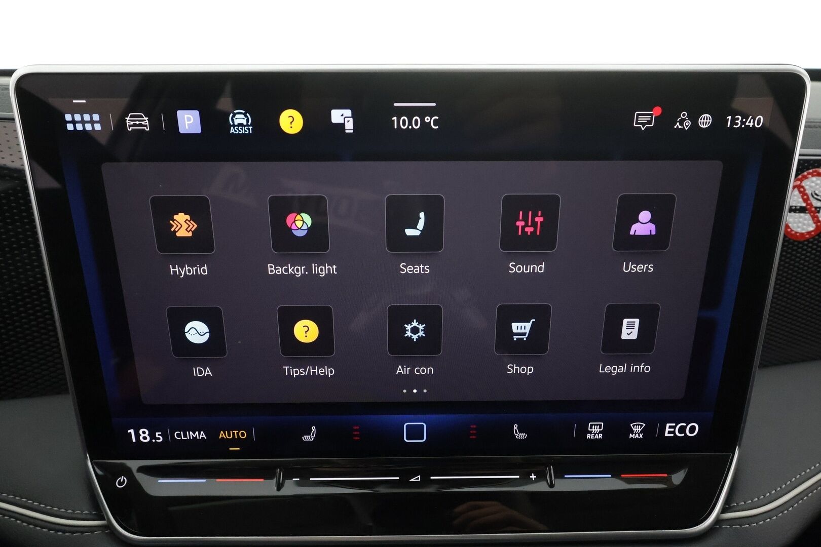 VOLKSWAGEN PASSAT 2025 Business 1.5 TSi eHybrid 110kW DSG * Koukku / ACC / LED / P.Kamera / Hierovat Sportpenkit / Navi * - 2x Latauskaapelit / Kahdet renkaat 