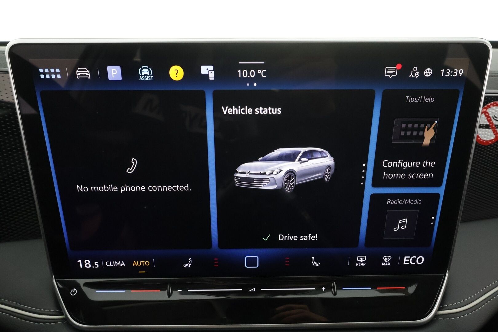 VOLKSWAGEN PASSAT 2025 Variant Elegance Business eHybrid 150 kW DSG-automaatti * Lisälämmitin / Adapt.Vakkari / Vetokoukku / Peruutuskamera / Hieronta / Navi - Akku kuntotarkastettu / 2x Latauskaapelit / Kahdet renkaat / Nahka-Alcantara